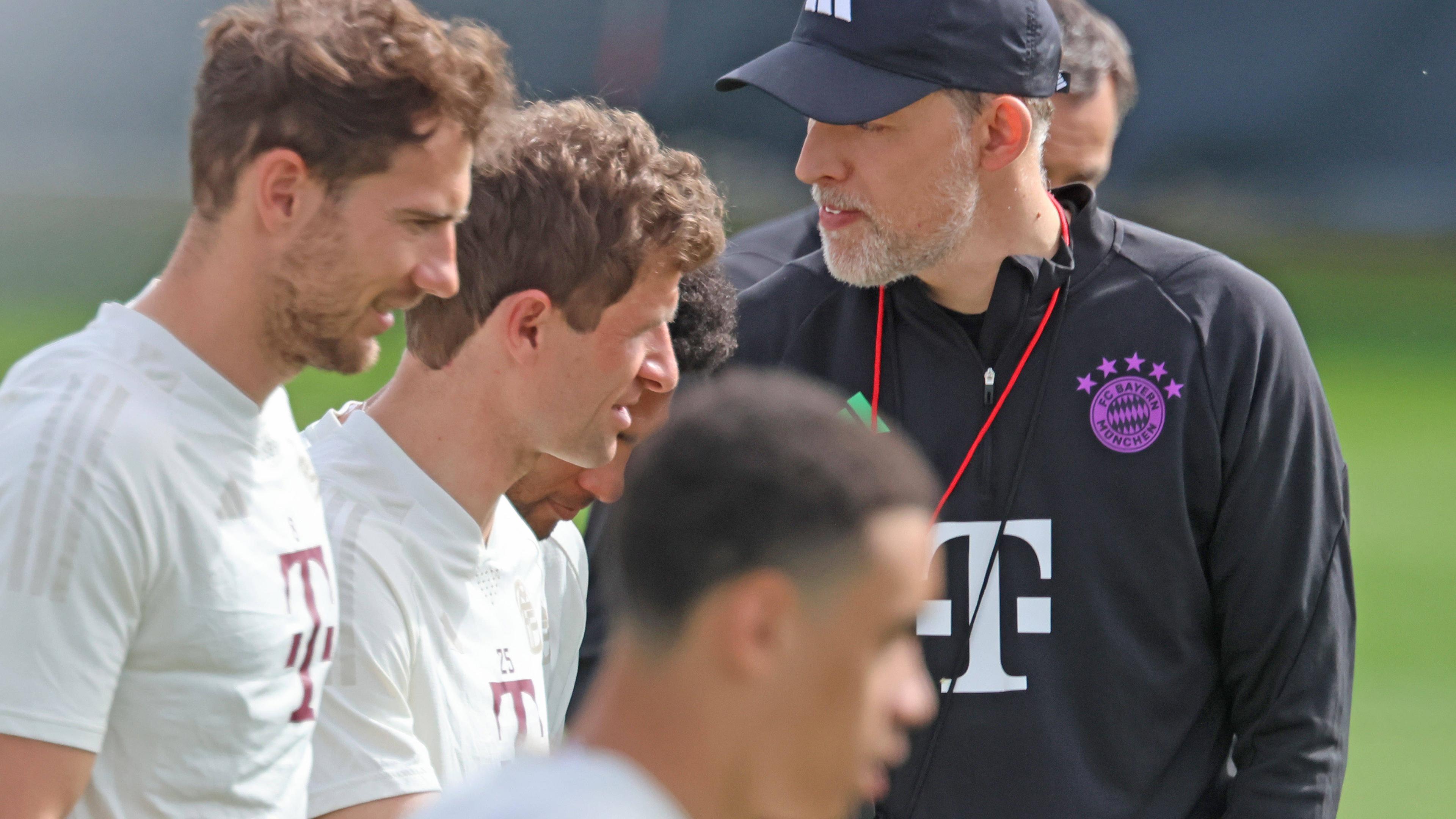 Trainer Thomas Tuchel und die Bayern-Spieler beim Training.