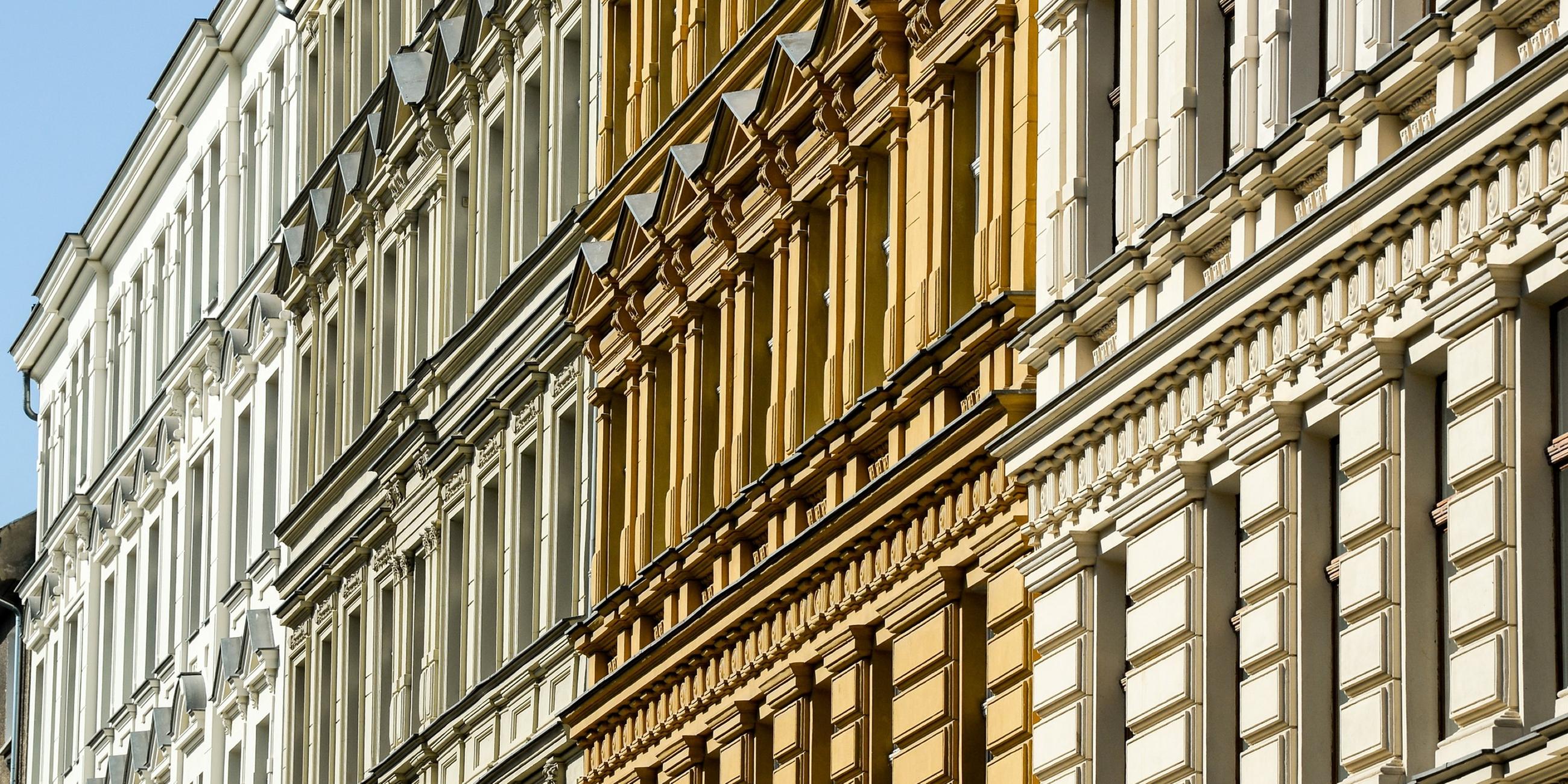  Blick auf die sanierten Fassaden von Wohnhäusern in der Diedenhofer Straße am 18.09.2018.