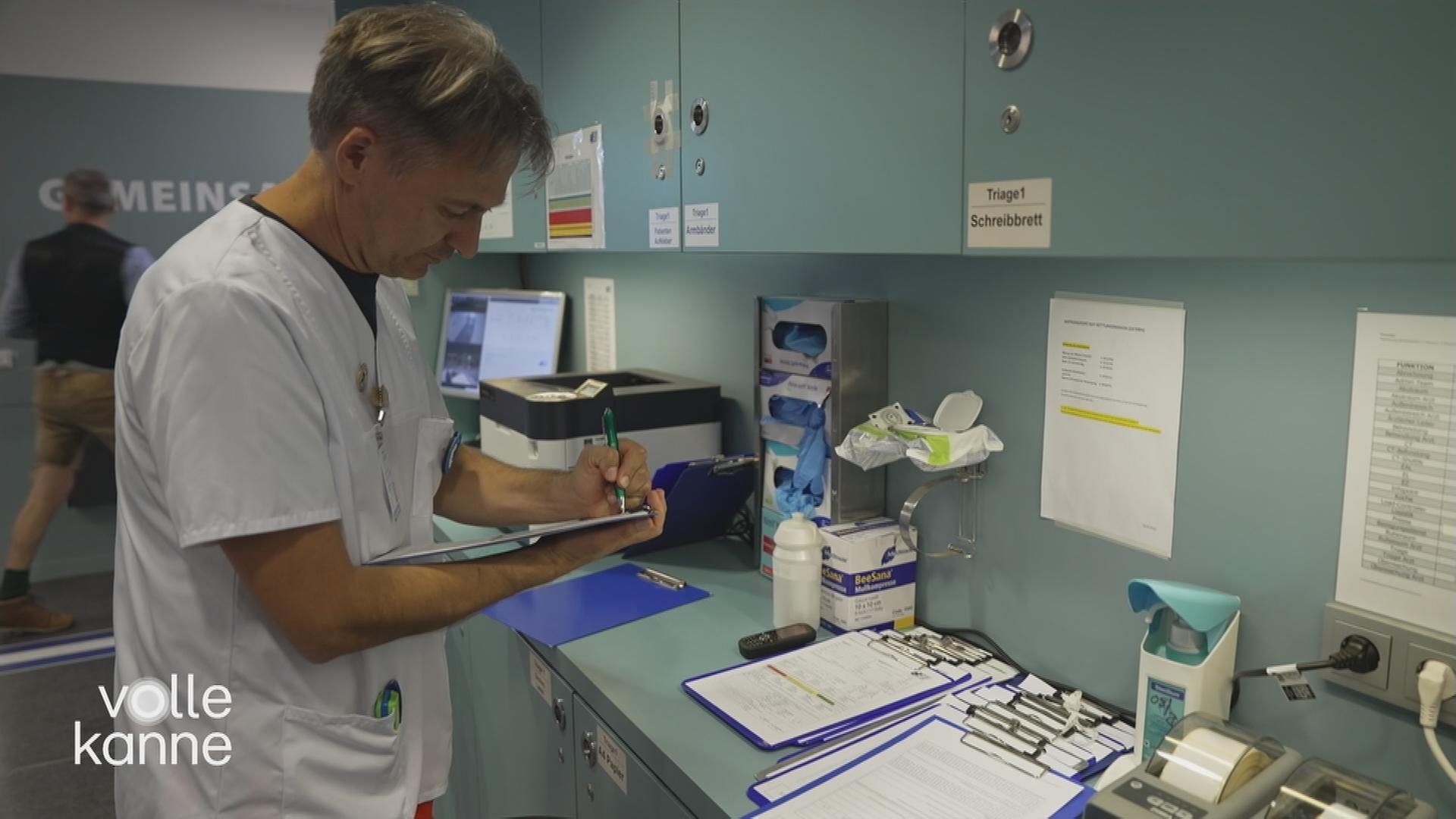 Der ärztliche Leiter der Sanitätswache auf dem Oktoberfest. Er arbeitet im Impfservice.