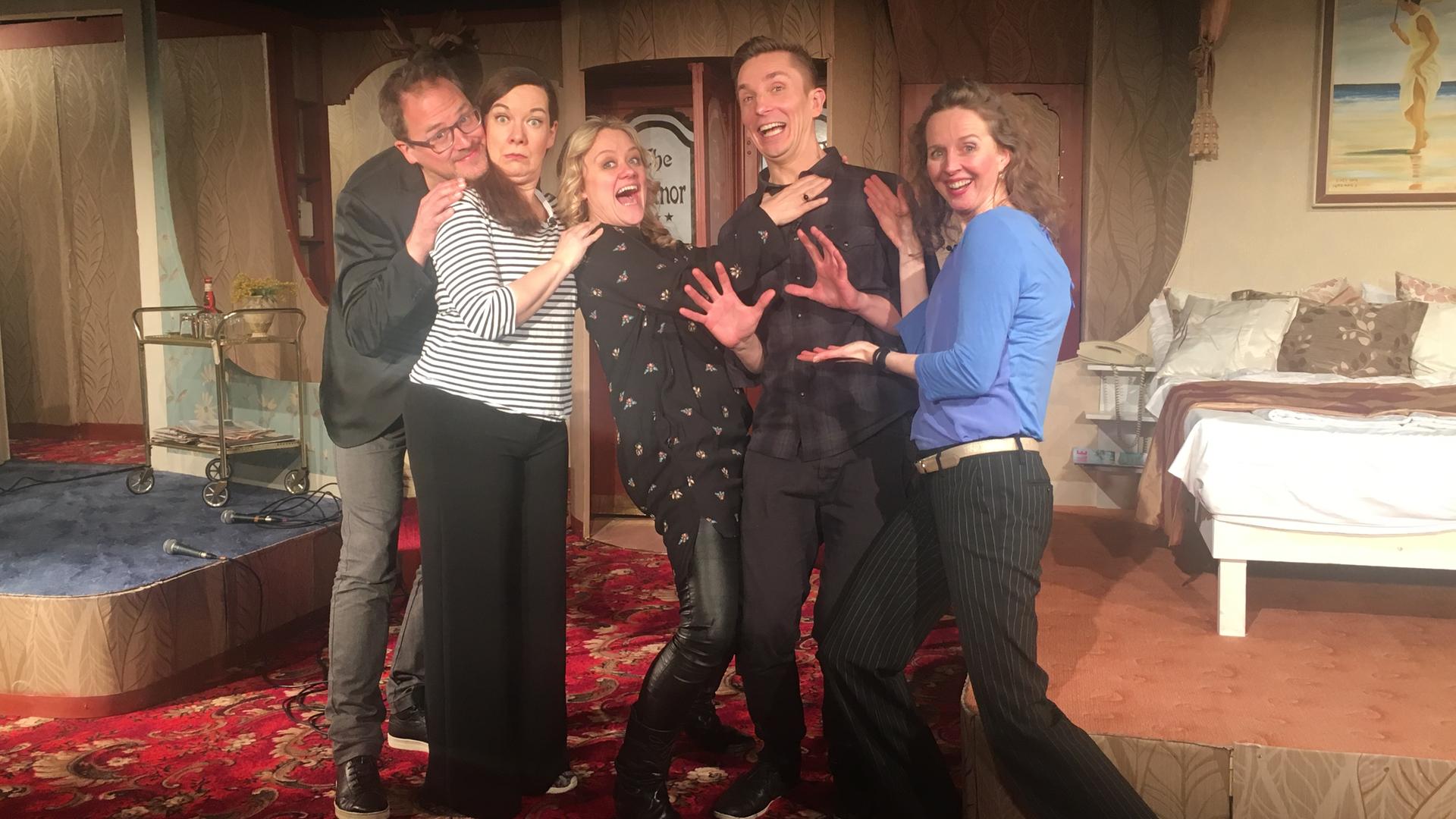 Eric mit Schauspielern des Improtheaters