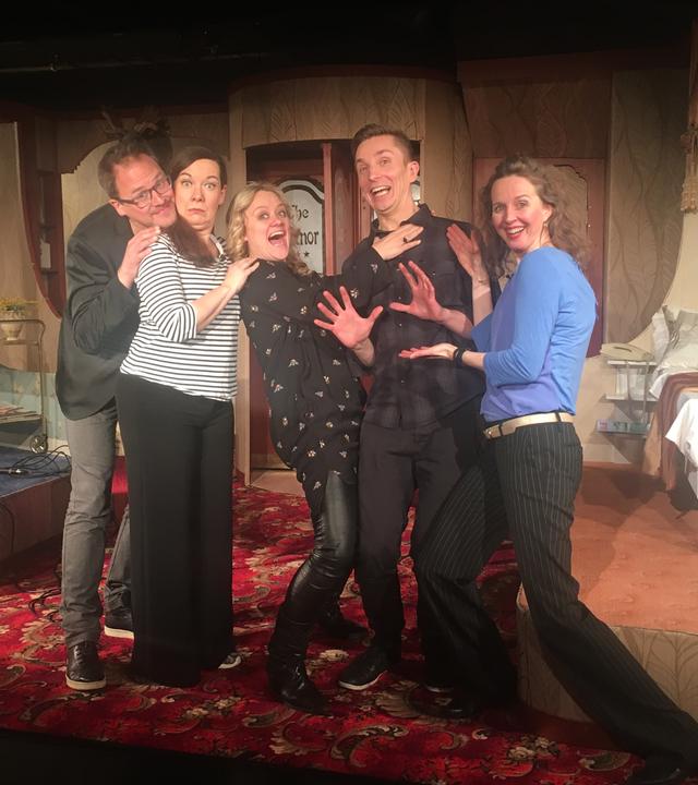 Eric mit Schauspielern des Improtheaters