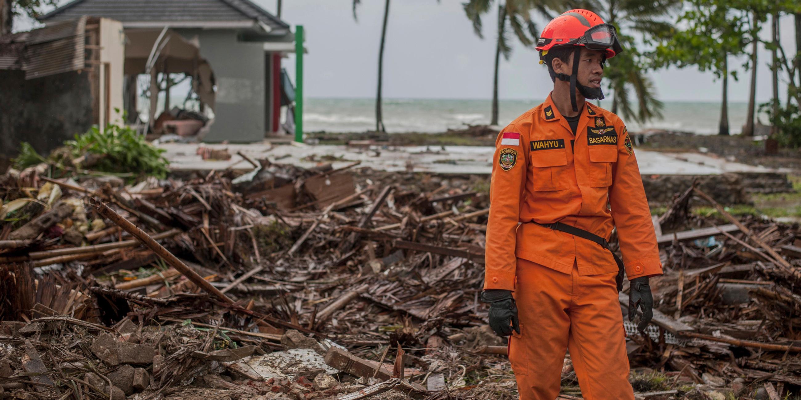 Zerstörungen nach einem Tsunami in Indonesien am 23.12.2018
