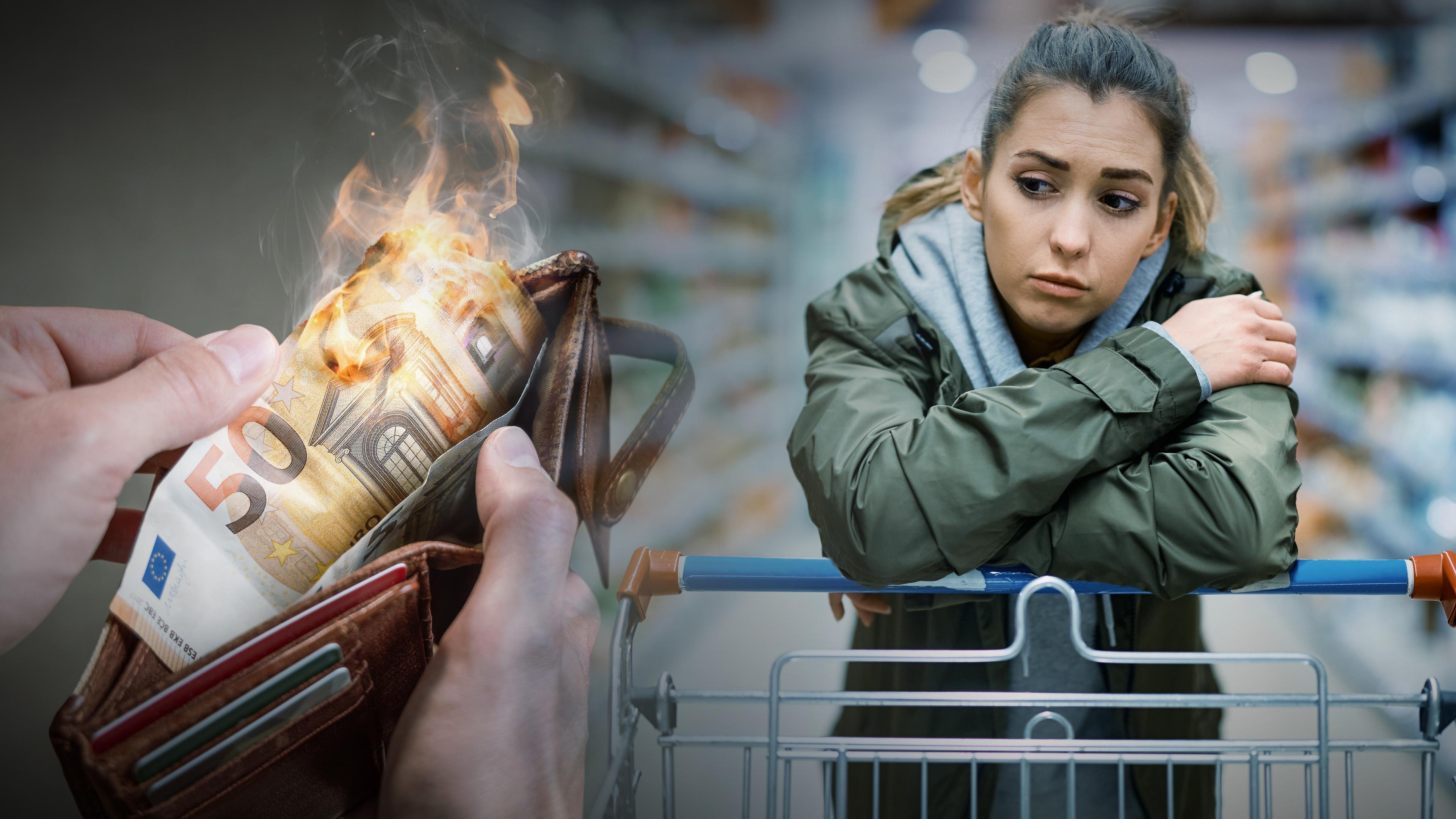  Links der Blick auf ein geöffnetes Portemonnaie, in dem ein 50€-Schein brennt; rechts eine junge Frau, die traurig/nachdenklich einen Einkaufswagen schiebt.