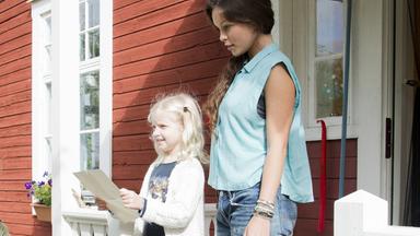 Lennart (Joscha Kiefer, l.), Hanna (Paula Schramm, 2.v.l.), Karen (Emilia Pieske, 2.v.r.) und Tina (Tijan Fischer-Islas, r.)