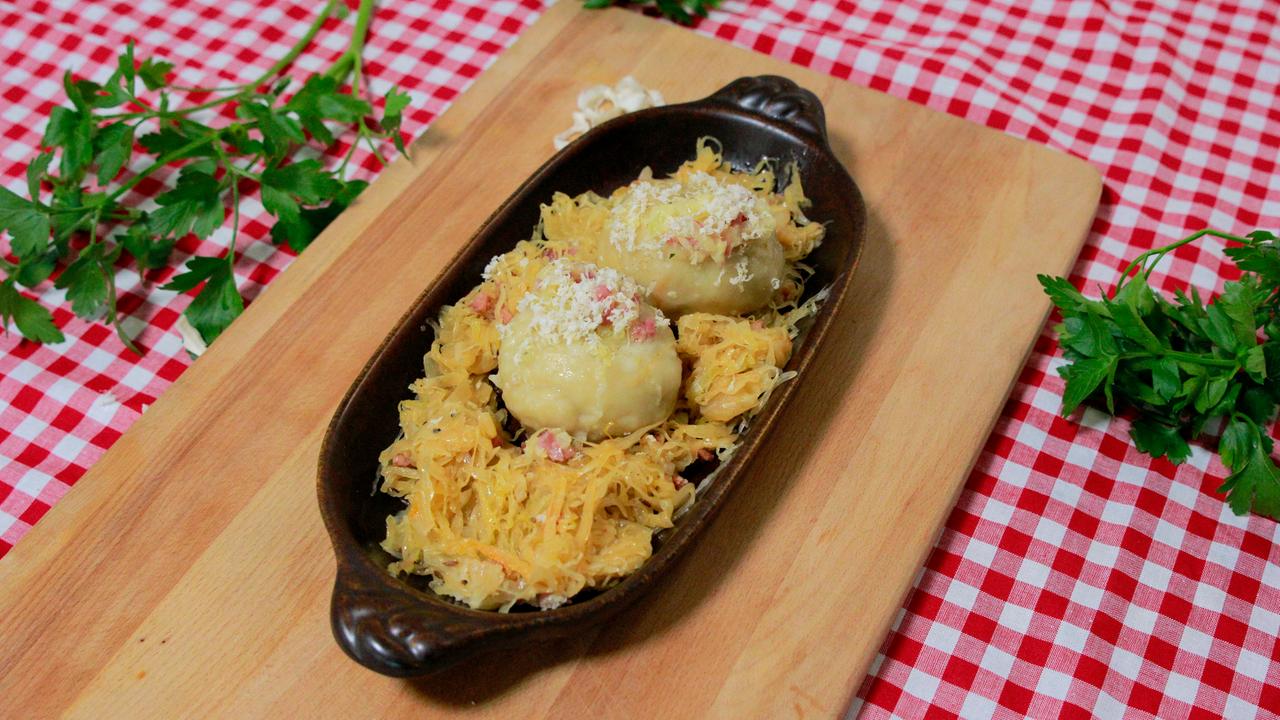 Herbstauflauf mit Knödeln, Pilzen und Rahmsoße