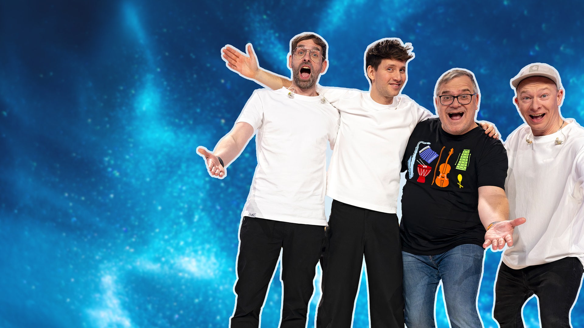 1, 2 oder 3: Elton und die Band "Deine Freunde" machen eine begrüßende Geste in die Kamera.