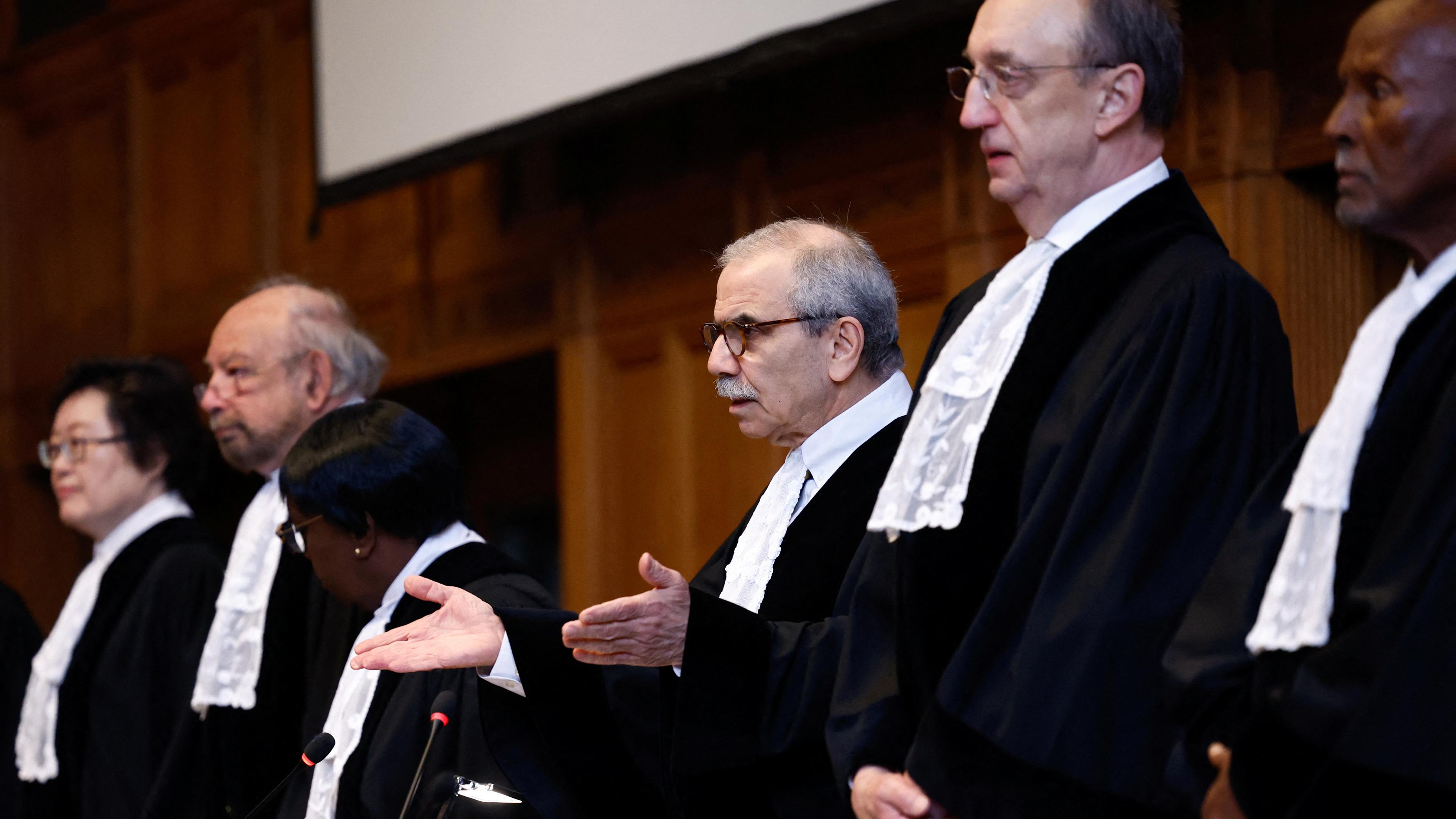 Richter des Internationalen Gerichtshofs während des Prozessauftakts zwischen Nicaragua und Deutschland