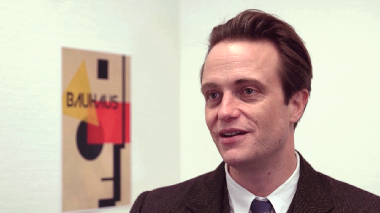 Schauspieler August Diehl spricht über seine Rolle in "Die Neue Zeit".