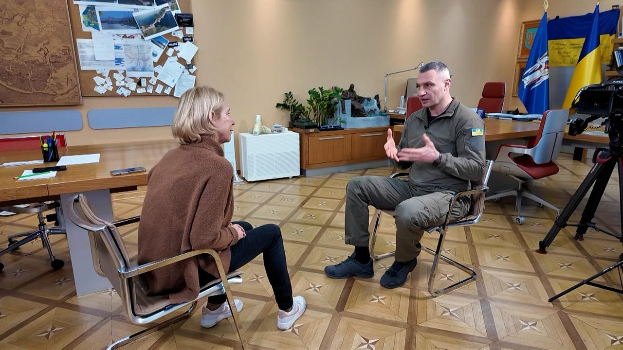 ZDF-Korrespondentin Katrin Eigendorf im Interview mit Kiews Bürgermeister Vitali Klitschko