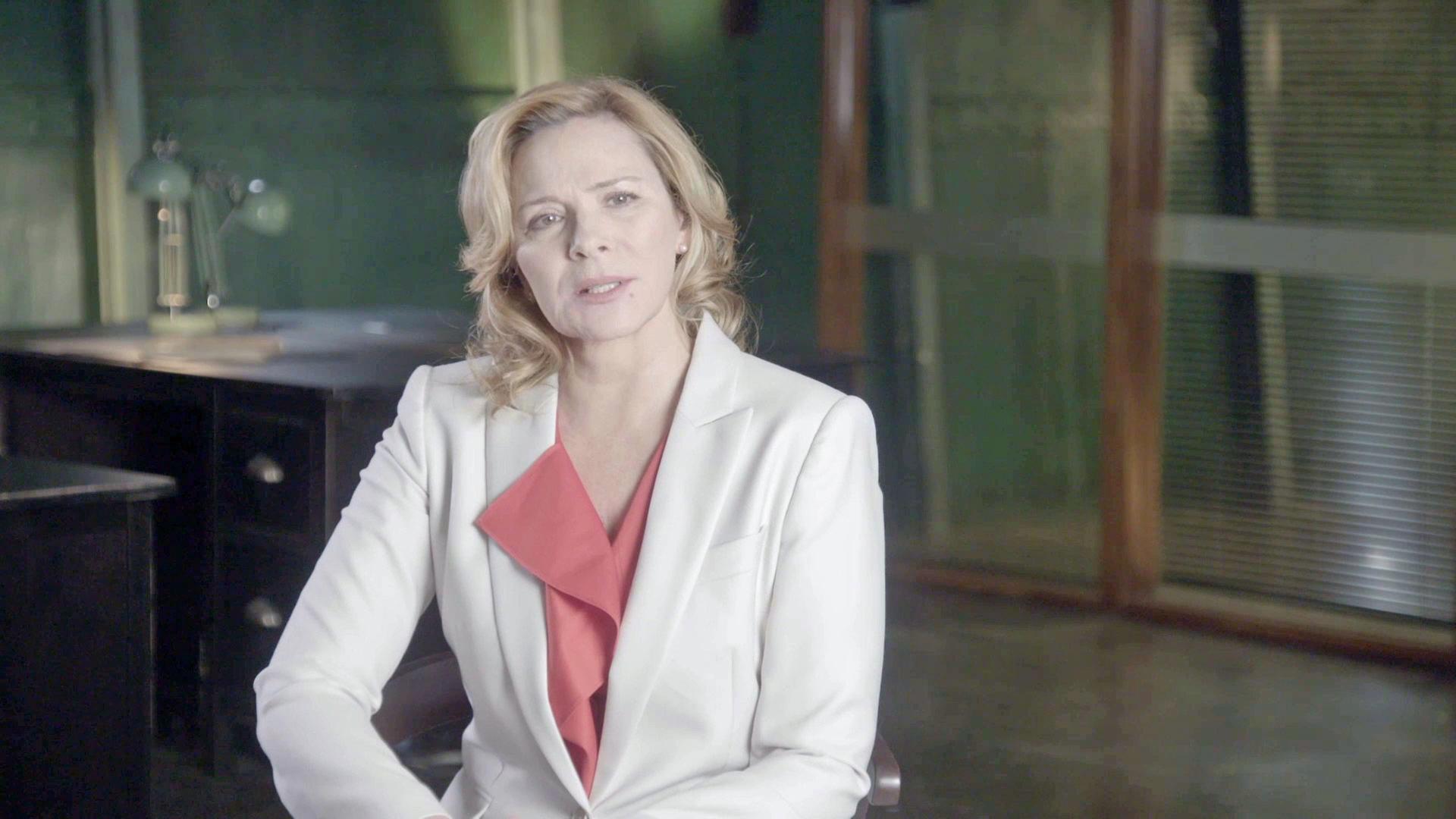 "Anne Holt: Der Mörder in uns": Kim Cattrall bei einem Interview in Nahaufnahme