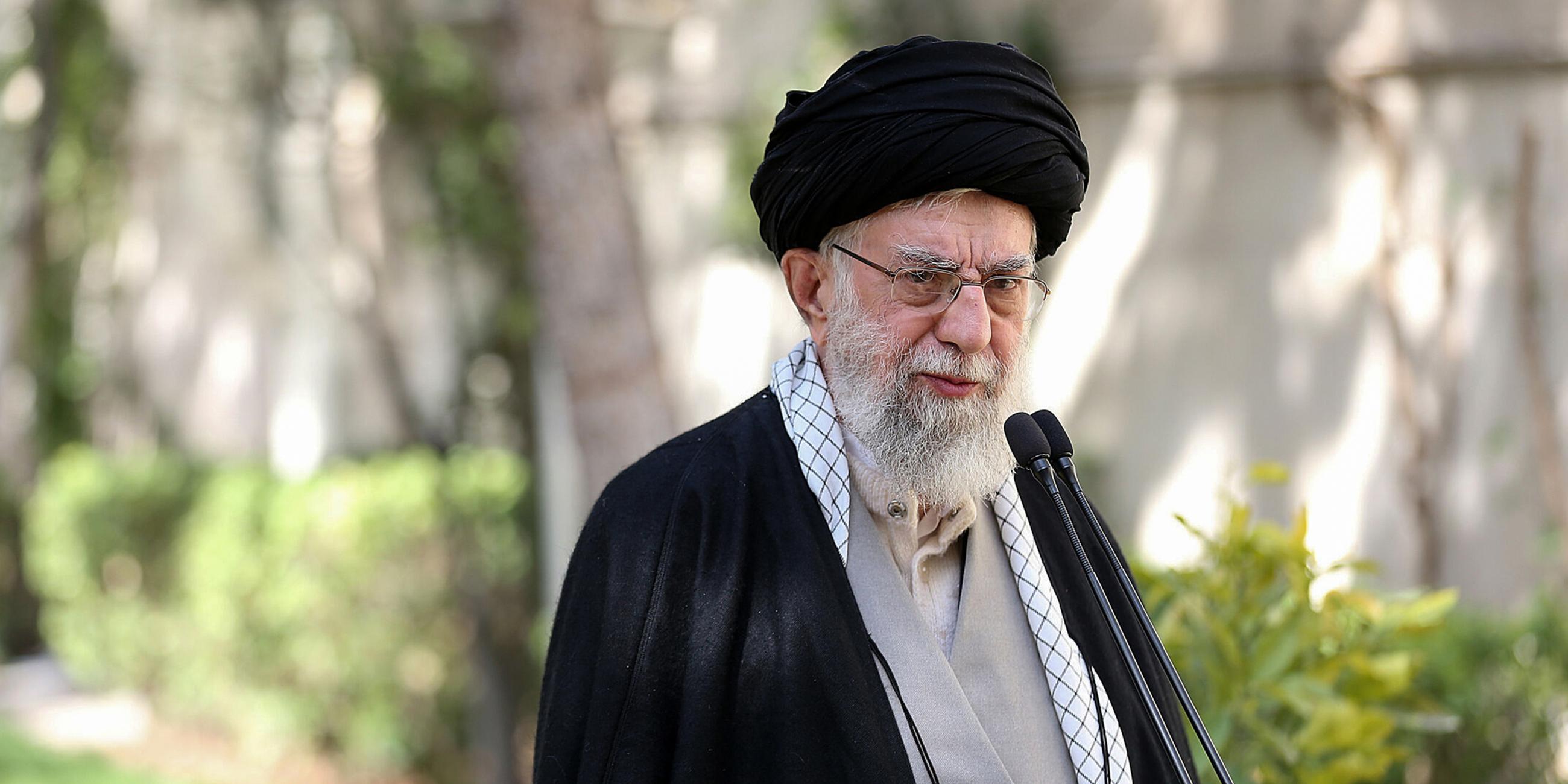 Ajatollah Ali Chamenei, Oberste Führer des Iran