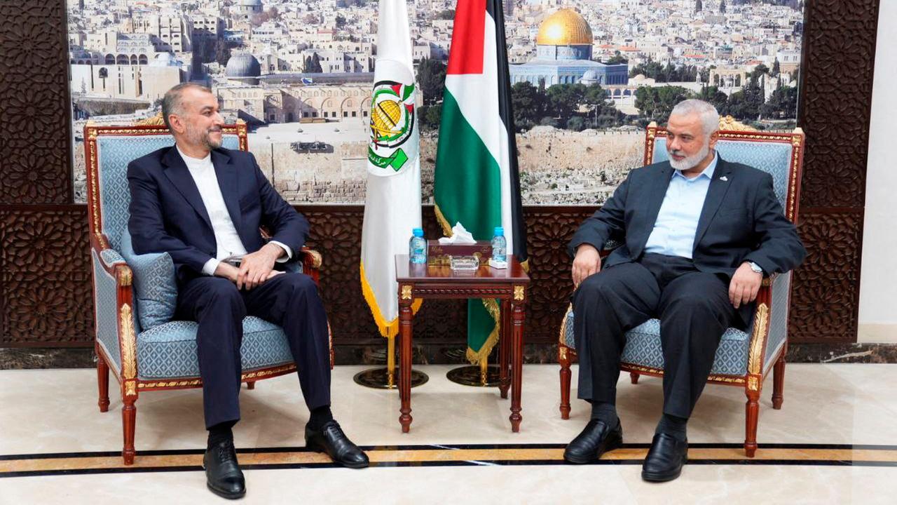 Treffen von Irans Außenminister Hussein Amirabdollahian und Hamas-Chef Ismail Hanija in Doha