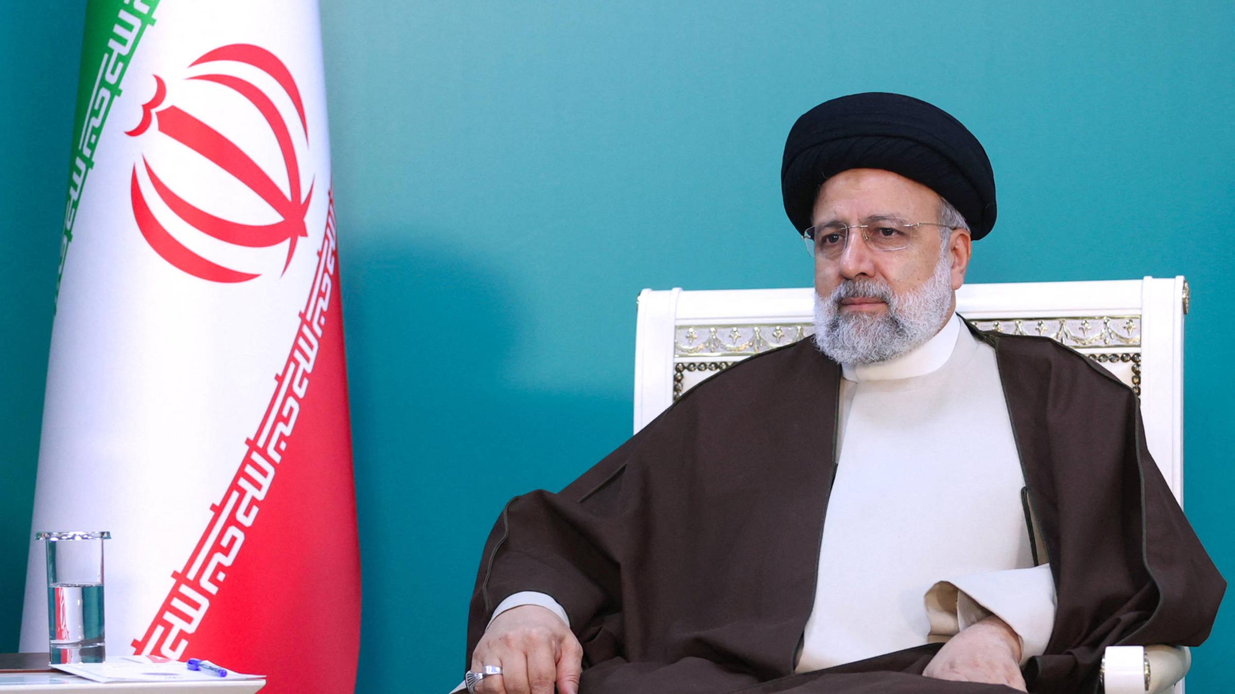 Irans Präsident Raisi nach Hubschrauberabsturz gestorben