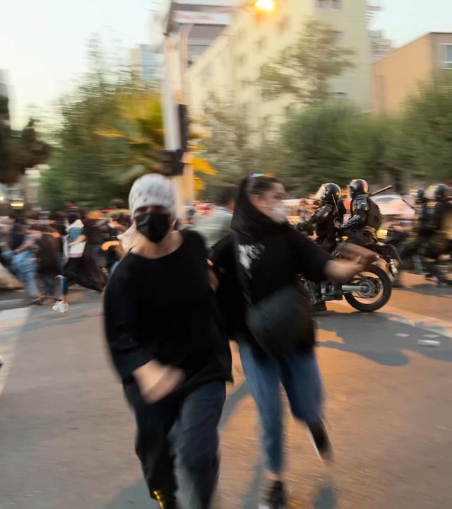 Demonstranten in Teheran, Iran.