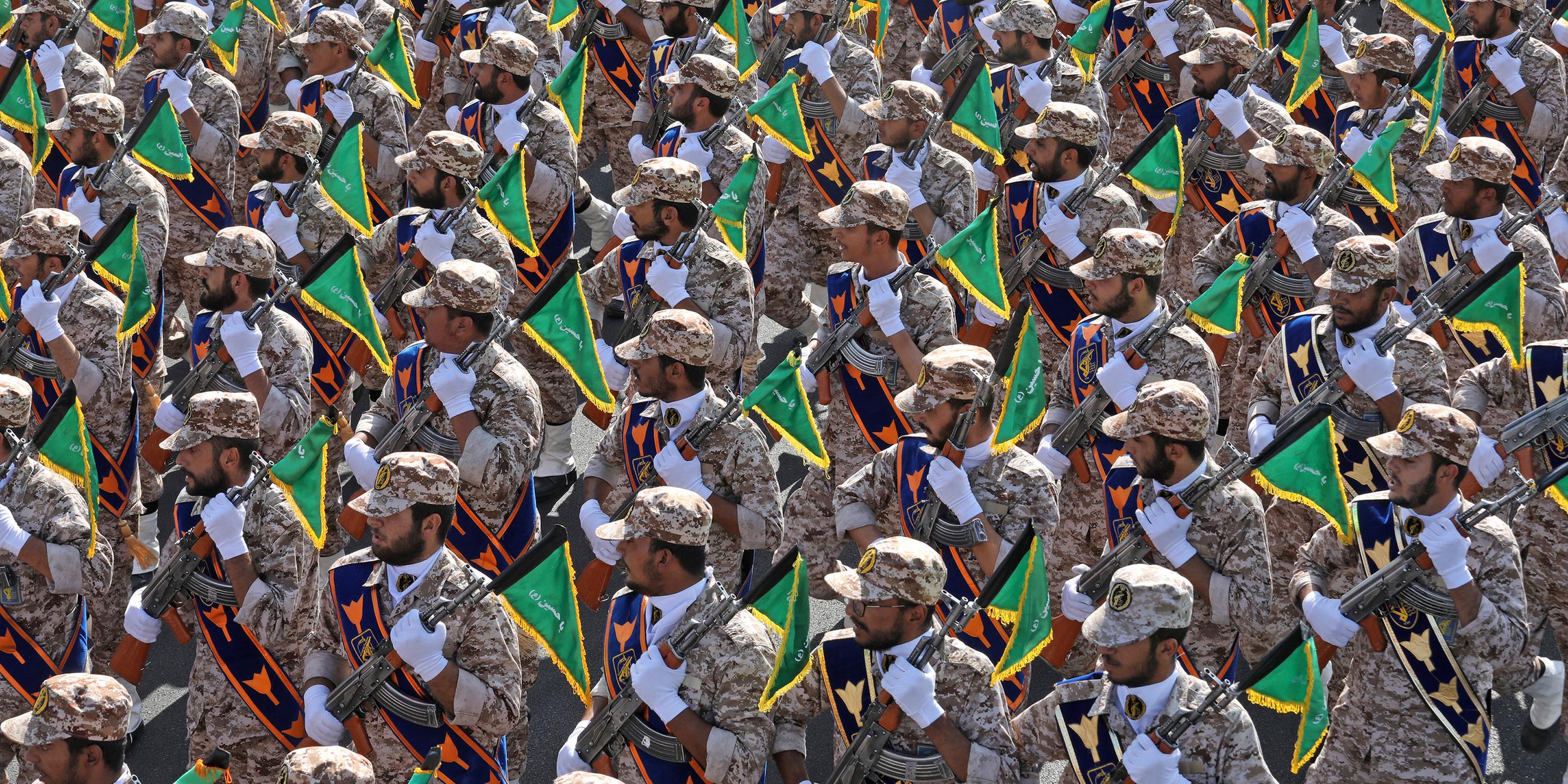 Militärparade der iranischen Revolutionsgarde in Teheran