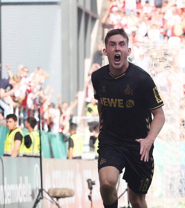 DFB-Pokal: Isak Johannesson bejubelt seinen entscheidenden Treffer für Köln gegen Regensburg mit aufgerissenem Mund.