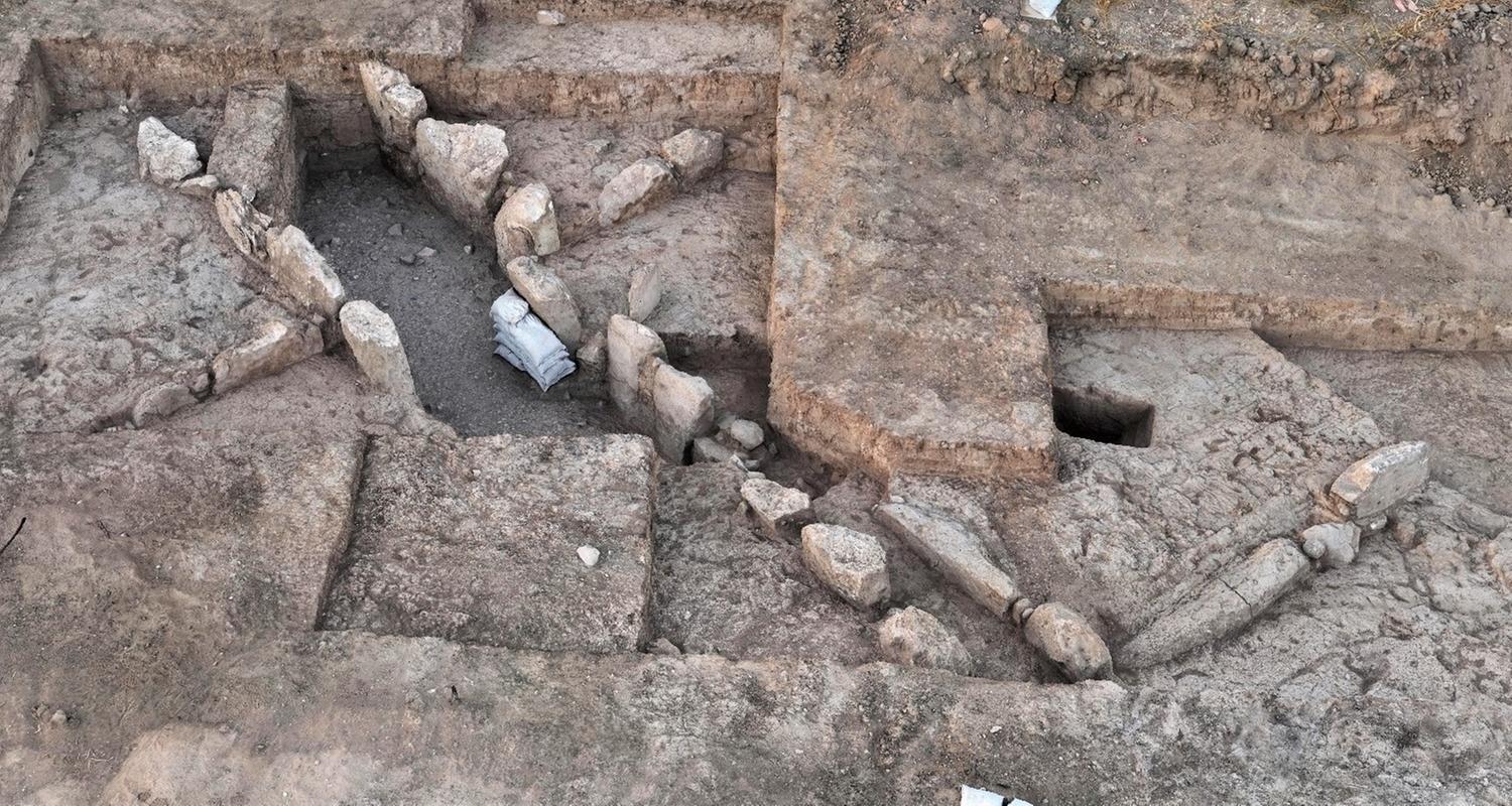 Israel, Tel Erani: Archäologen in Israel haben ein rund 5500 Jahre altes Stadttor ausgegraben.