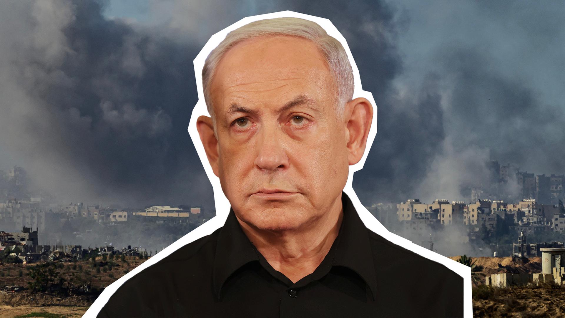 Israels Premier Netanjahu im Vordergrund; dahinter Rauchwolken über dem Gazastreifen.