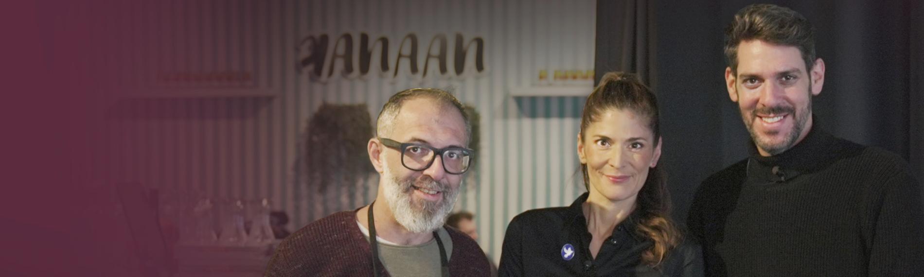 Katty Salié mit Jalil Debit und Oz Ben David vom "Friedens-Restaurant" Kanaan in Berlin