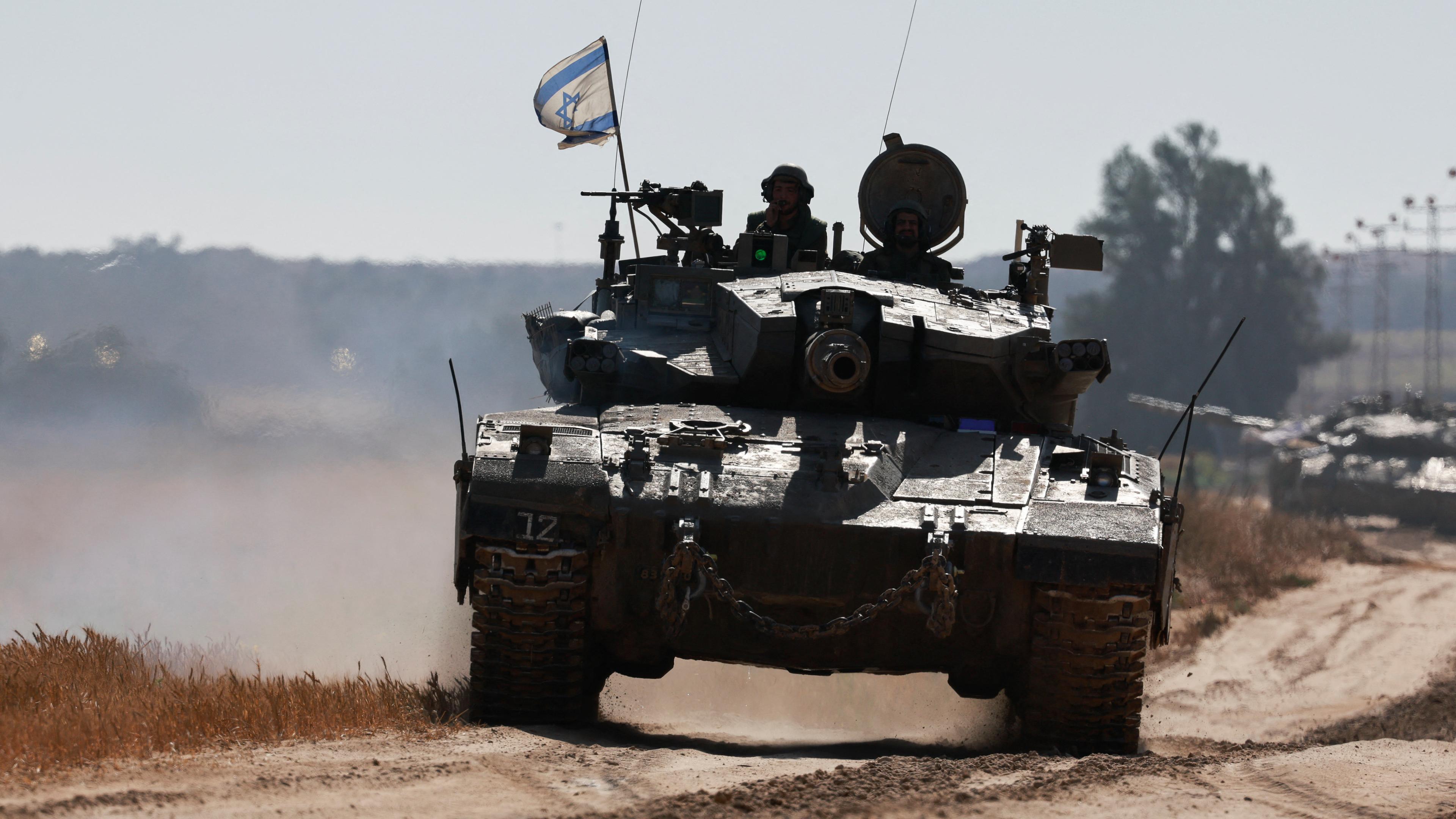 Ein israelischer Panzer an der Grenze zum Gazastreifen.
