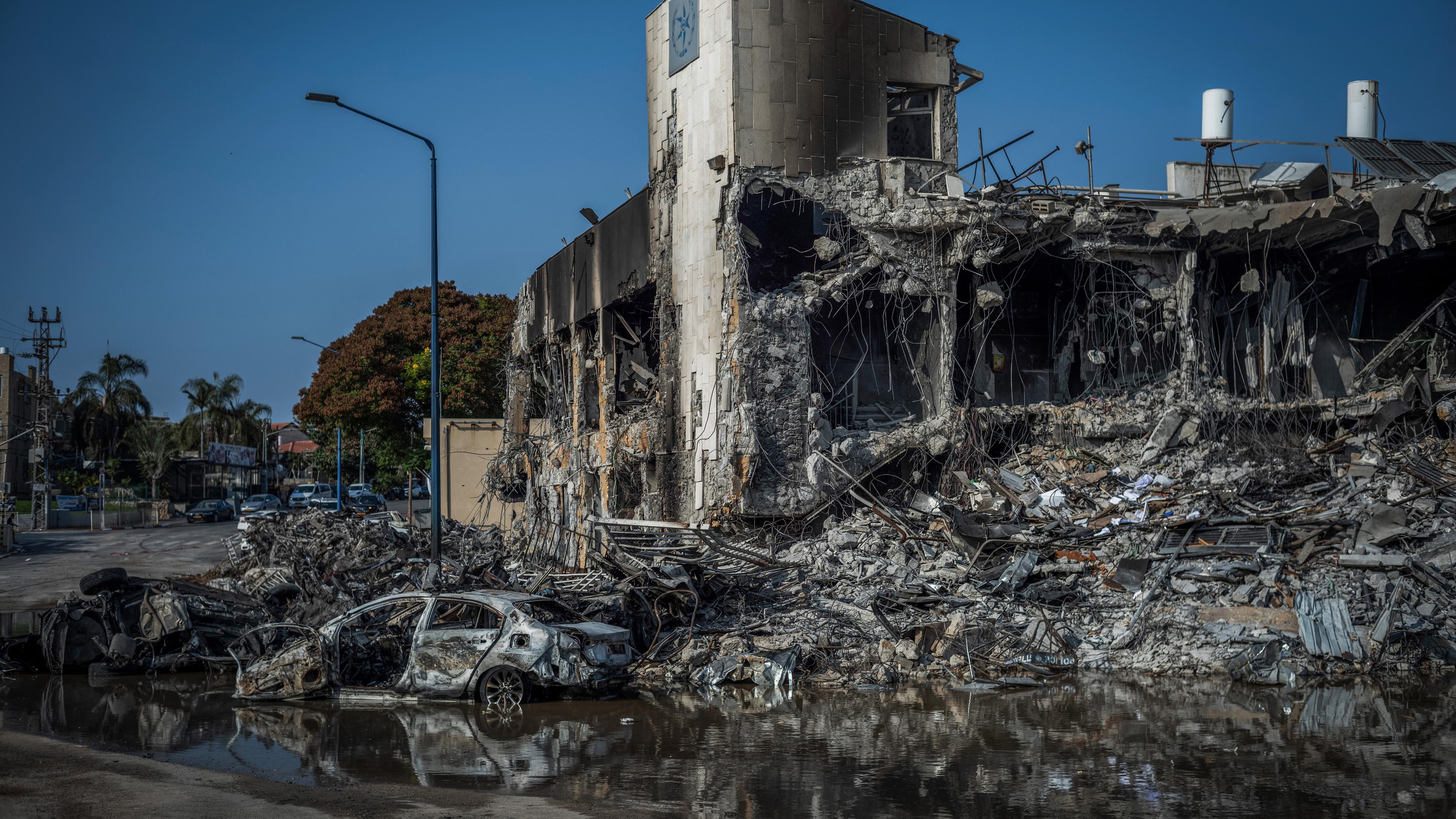 Israel, Sderot: Eine zerstörte Polizeistation in Sderot