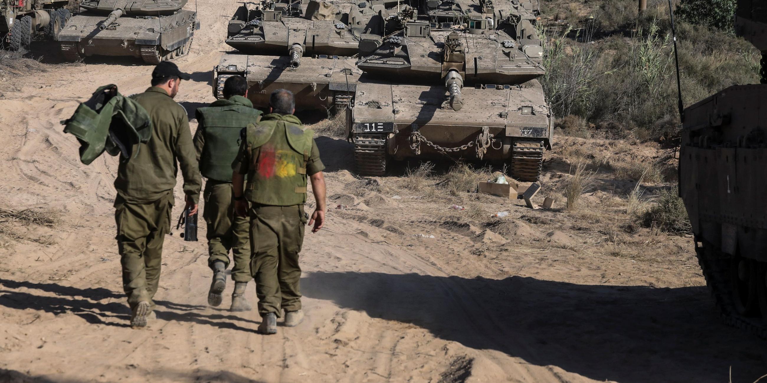 Israelische Soldaten und Panzer an der Grenze zum Gazastreifen im Mai 2021