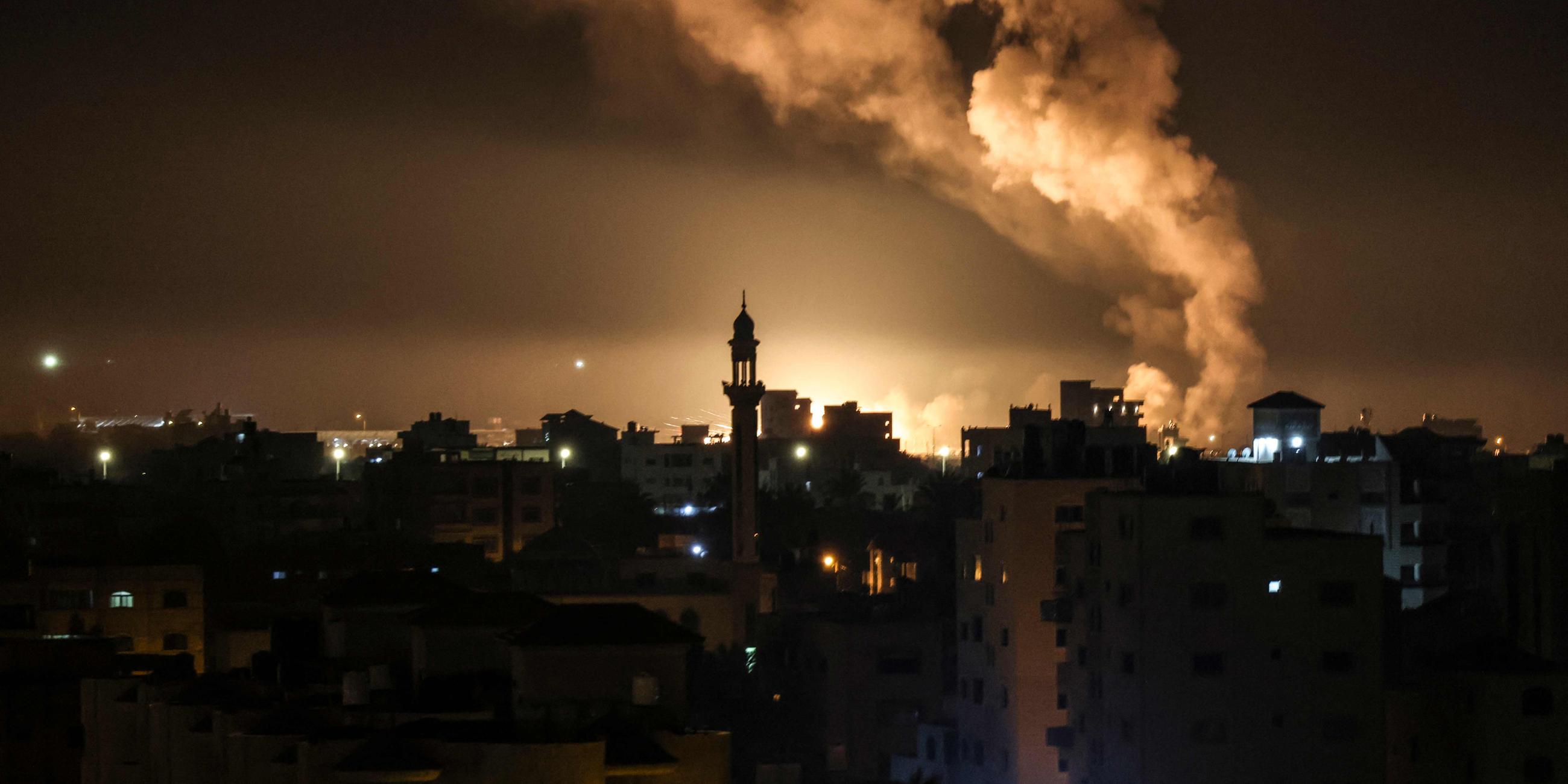 Israels Armee fliegt Luftangriffe im Gazastreifen