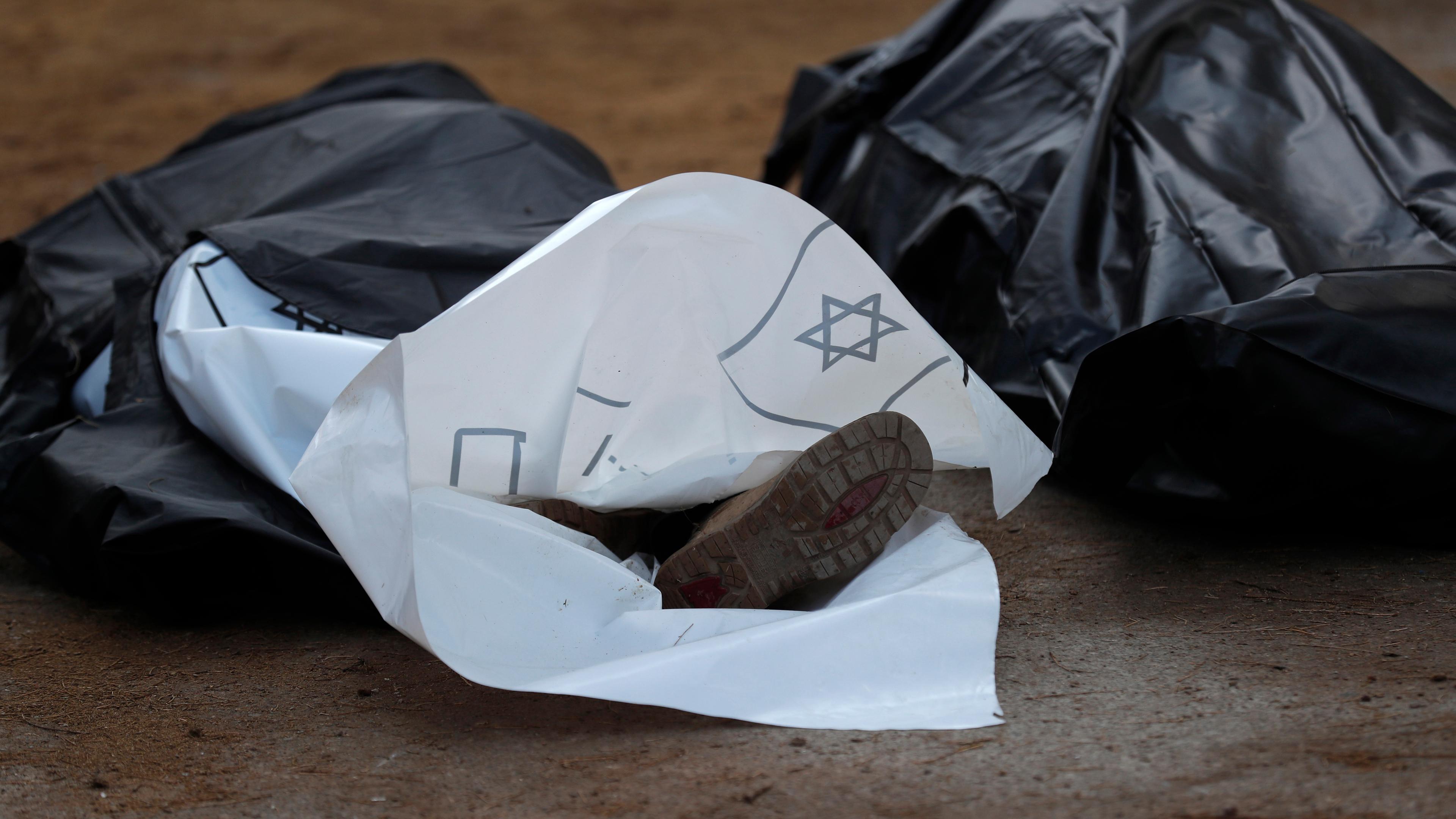 Israelische Armee entfernt Leichen aus Kfar Aza Kibbutz