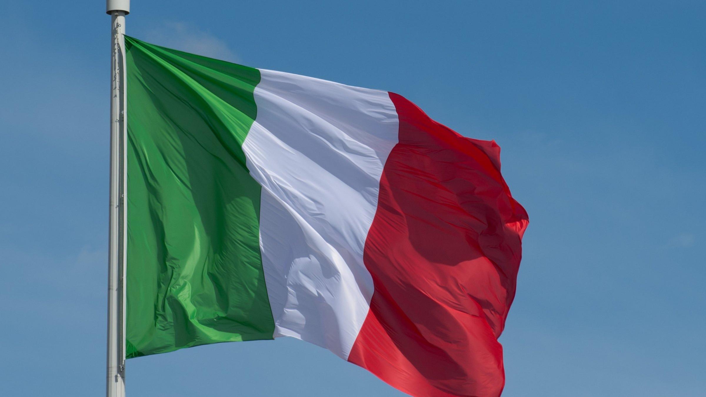 Italien Flagge - Italien Flagge Stock Vektorgrafi Crushpixel - Italien ...