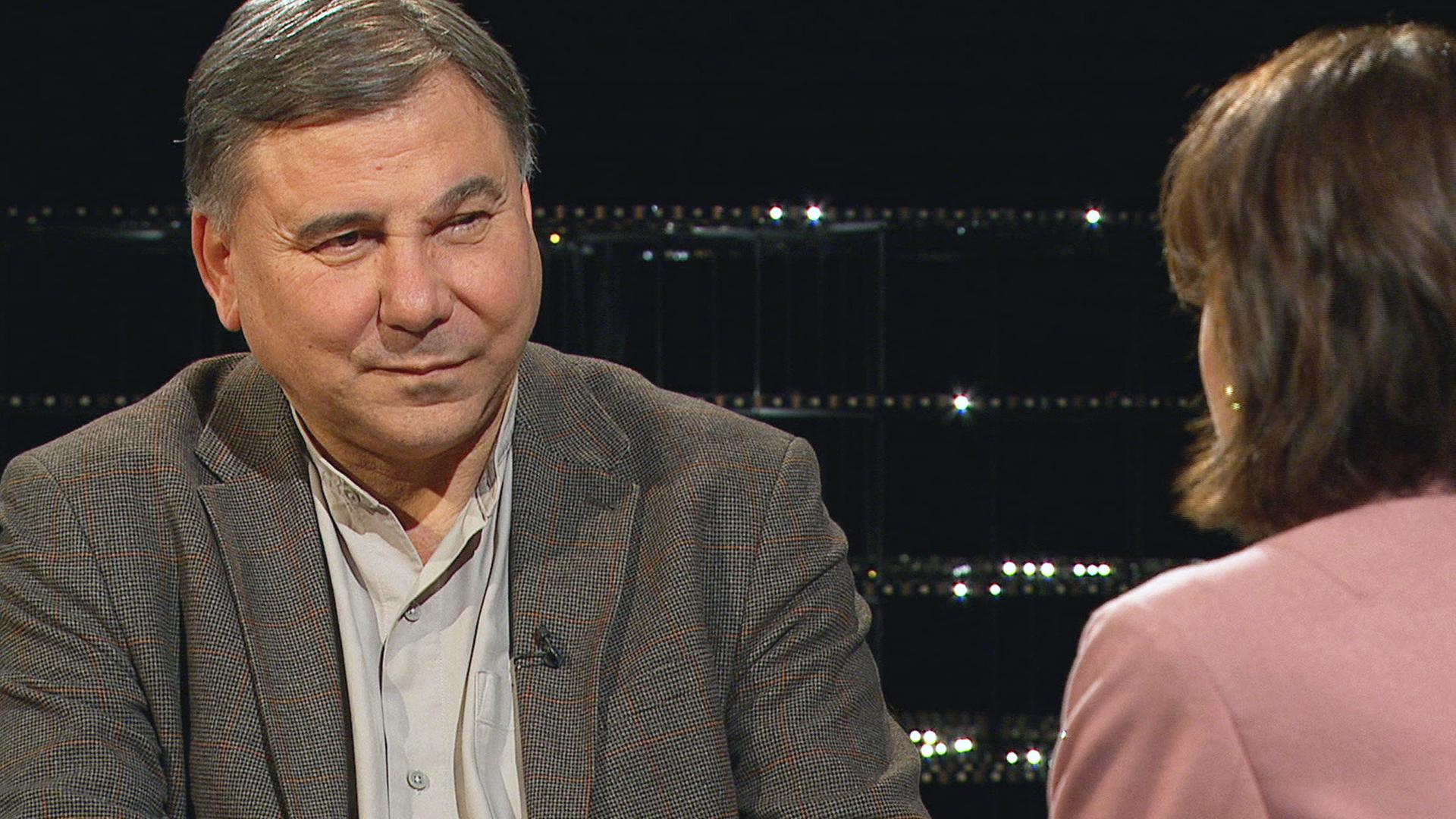Ivan Krastev, Politologe und Autor mit Moderatorin Barbara Bleisch