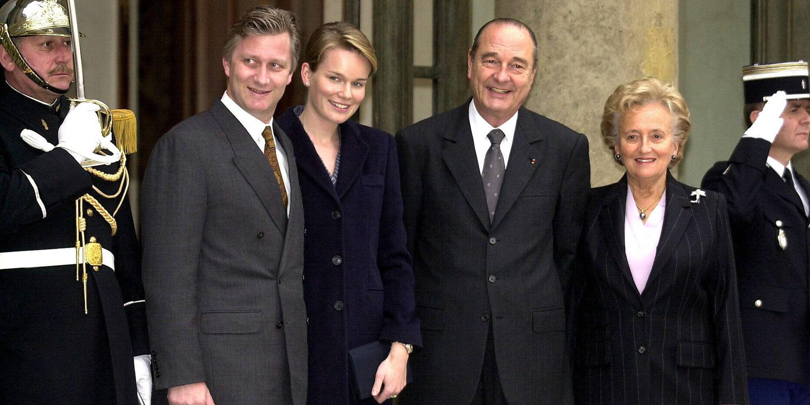 Archiv: Jacques Chirac und Prinz Philipp II. sowie Prinzessin Mathilde III. von Belgien am 26.03.2001 in Paris