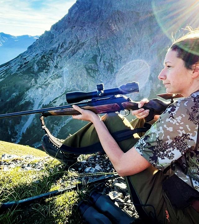 Die Engadinerin Silvana Stecher, 32,  ist seit 10 Jahren passionierte Jägerin. 