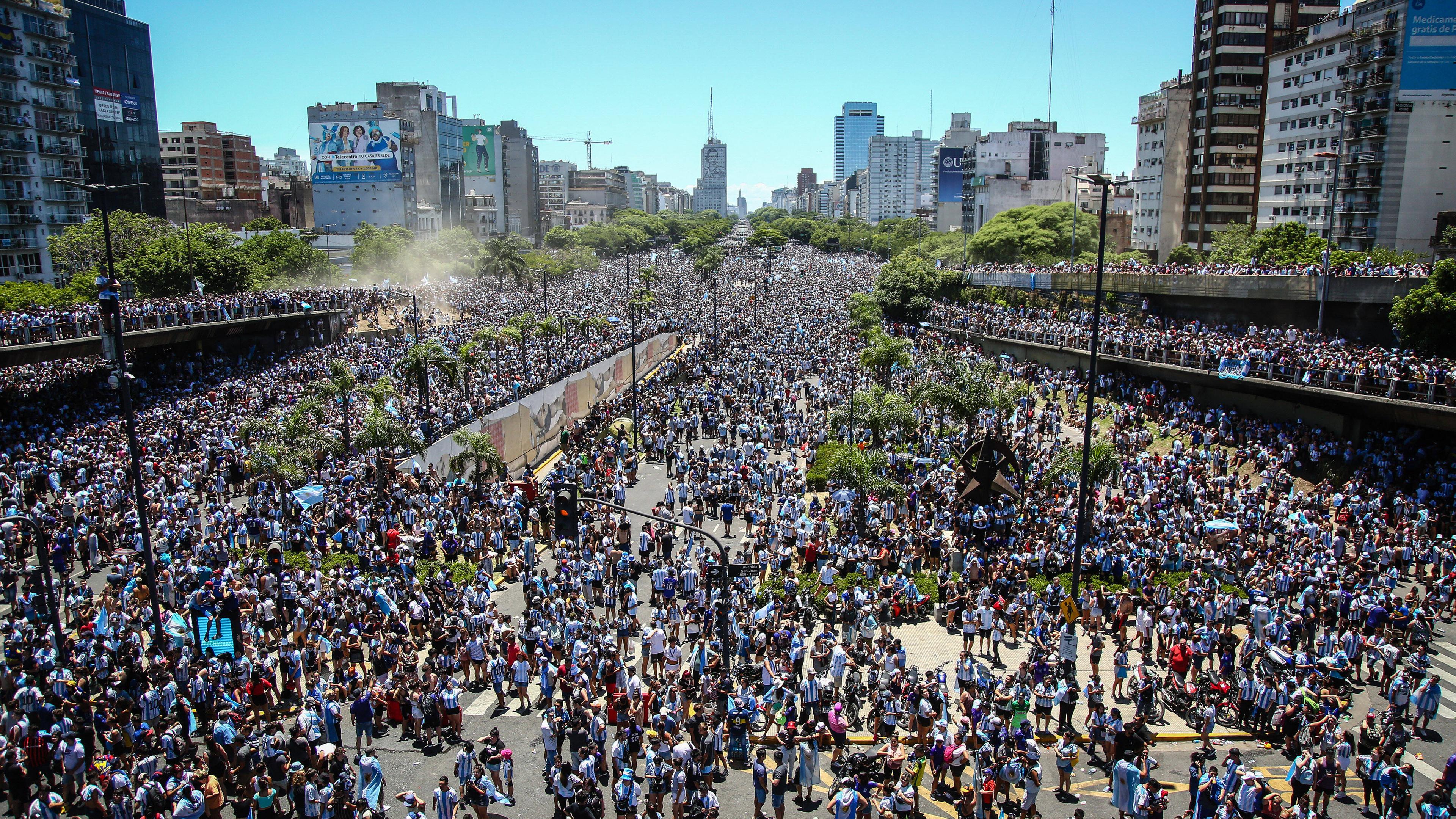 Bilder des Jahres: Vier Millionen Menschen empfangen den neuen Weltmeister in Buenos Aires