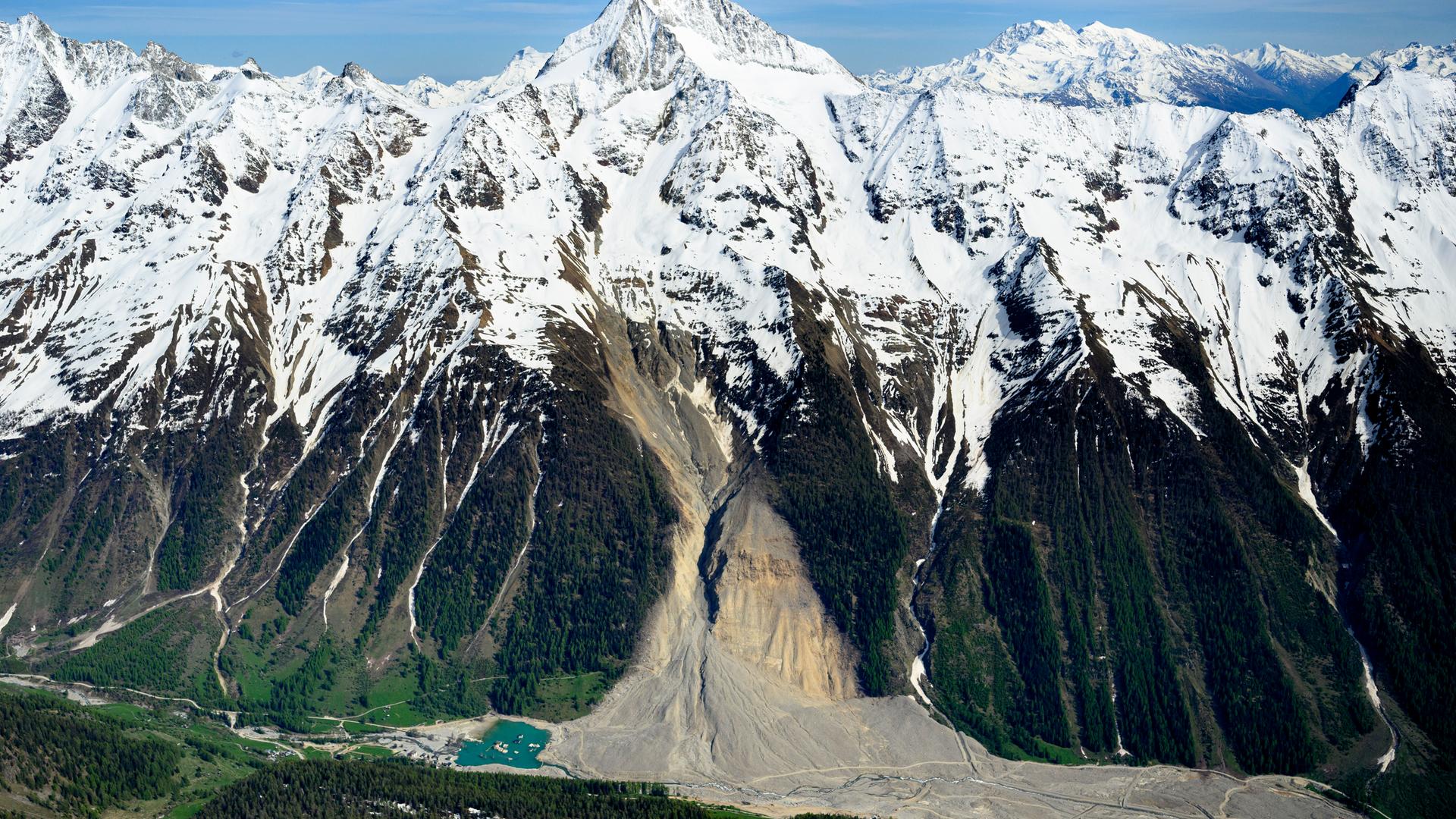 Blatten Schweiz, das Tal ein Jahr dem Bergsturz-Unglück