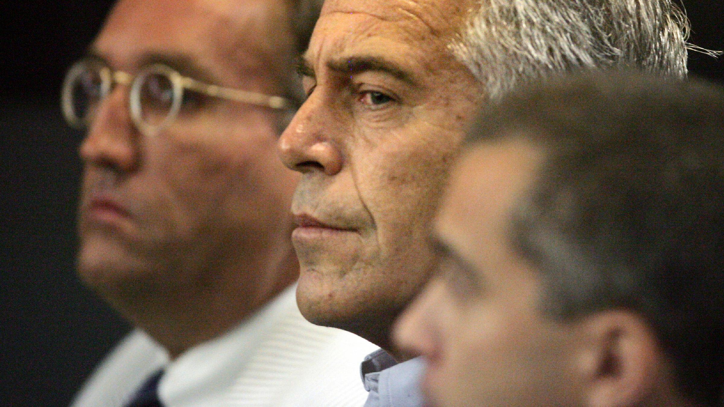 Jeffrey Epstein soll PromiGäste beim Sex gefilmt haben ZDFheute