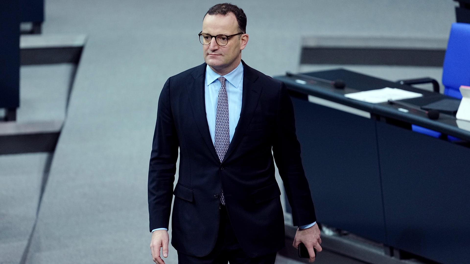 Jens Spahn in Plenarsaal des Bundestages