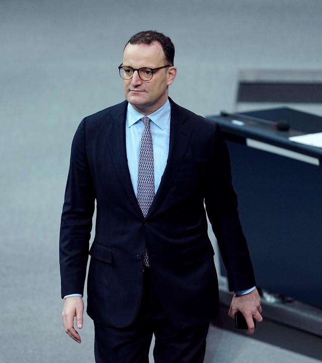 Jens Spahn in Plenarsaal des Bundestages
