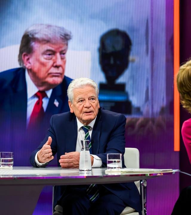Von links: Joachim Gauck, Maybrit Illner
