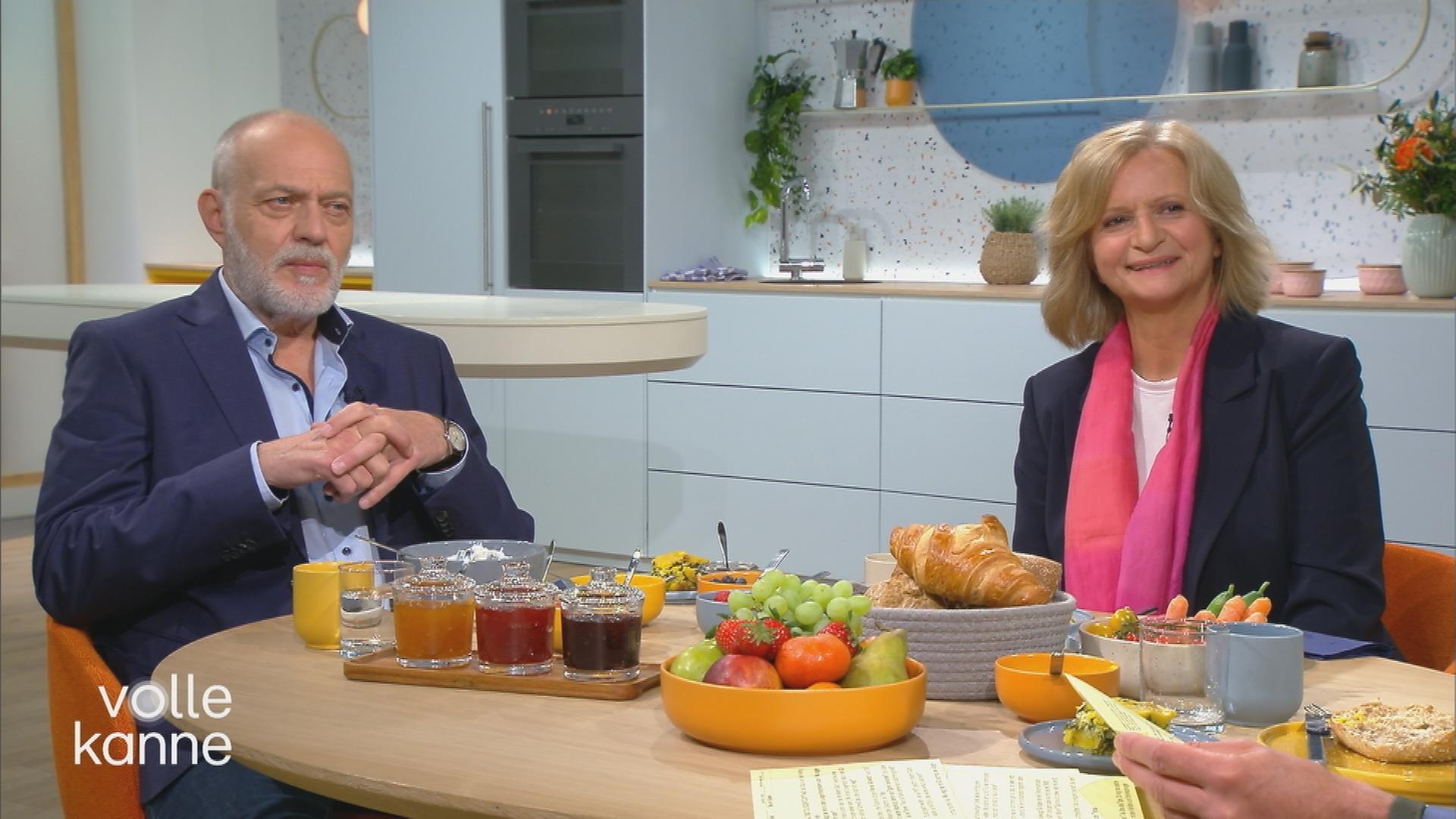 Johanna Gastdorf und Jan-Gregor Kremp am "Volle Kanne"-Frühstückstisch