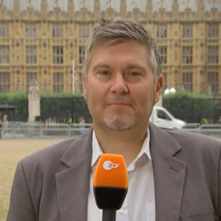 ZDF-Korrespondent Andreas Stamm zu den möglichen Szenarien nach den Rücktrittsforderungen an Boris Johnson.