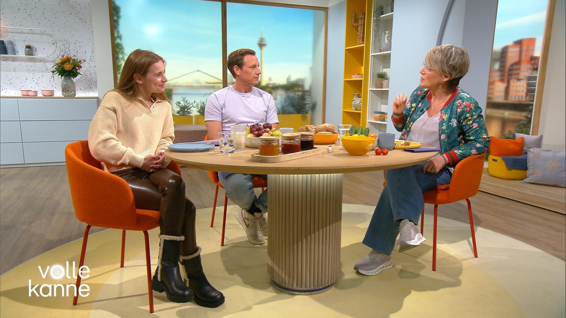 Josefine Preuß und Patrick Kalupa zu Gast zu Gast bei Andrea Ballschuh.