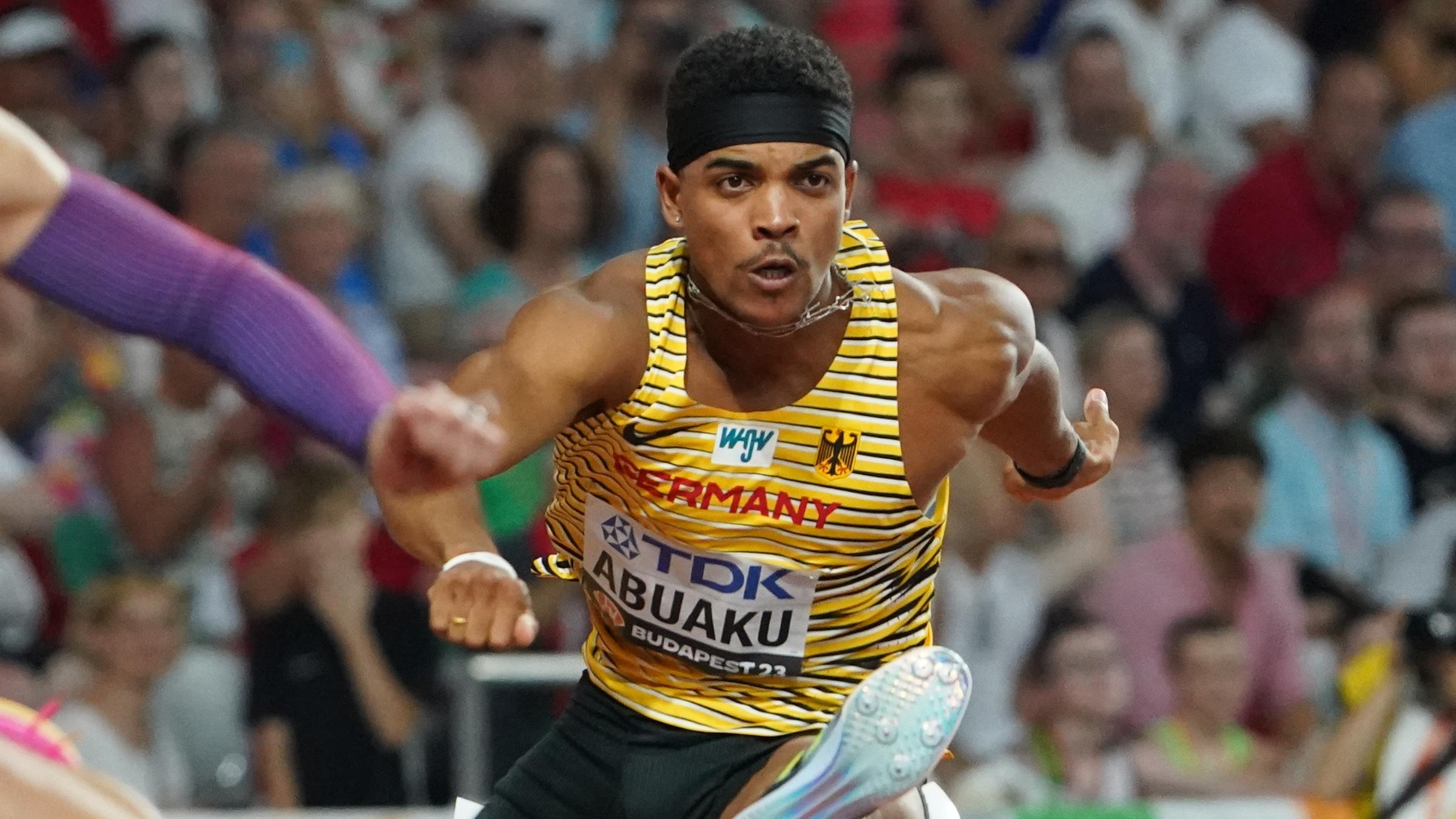 Ungarn, Budapest: Leichtathletik, Weltmeisterschaft, 400 m Hürden, Halbfinale, Männer: Joshua Abuaku (Deutschland) in Aktion.