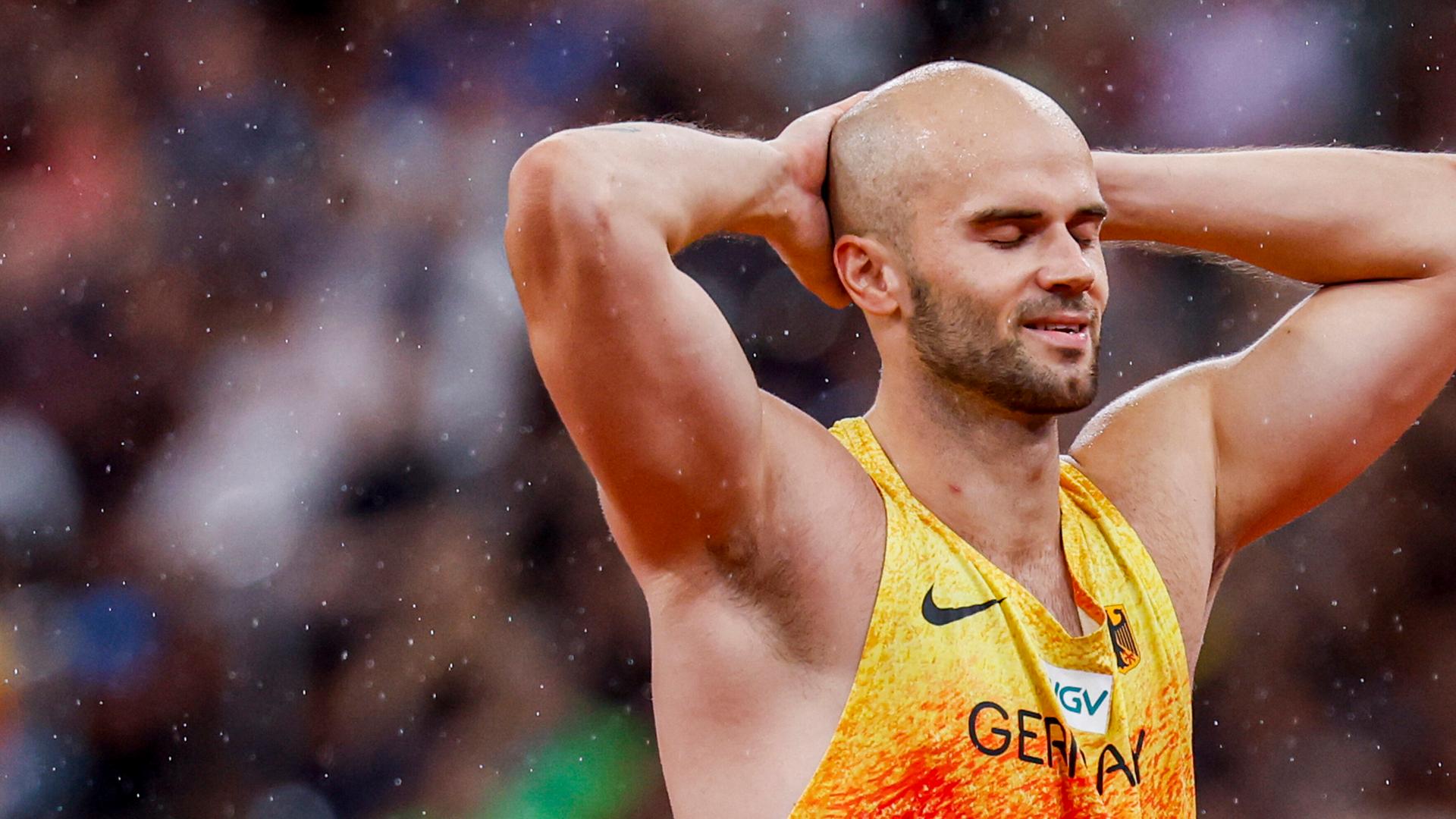 Julian Weber enttäuscht nach dem Speerwurf-Finale. 