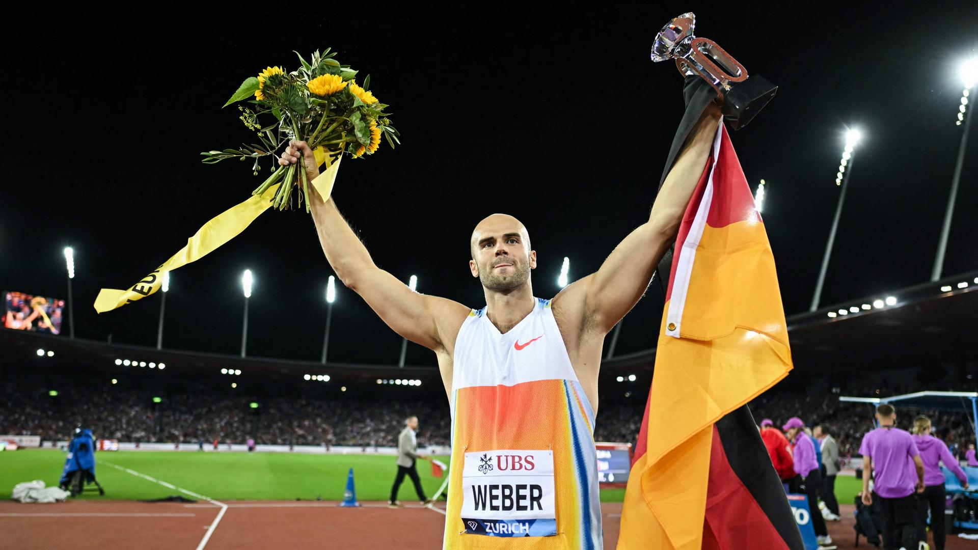 Julian Weber bejubelt seinen Sieg beim Diamond-League-Meeting in Zürich