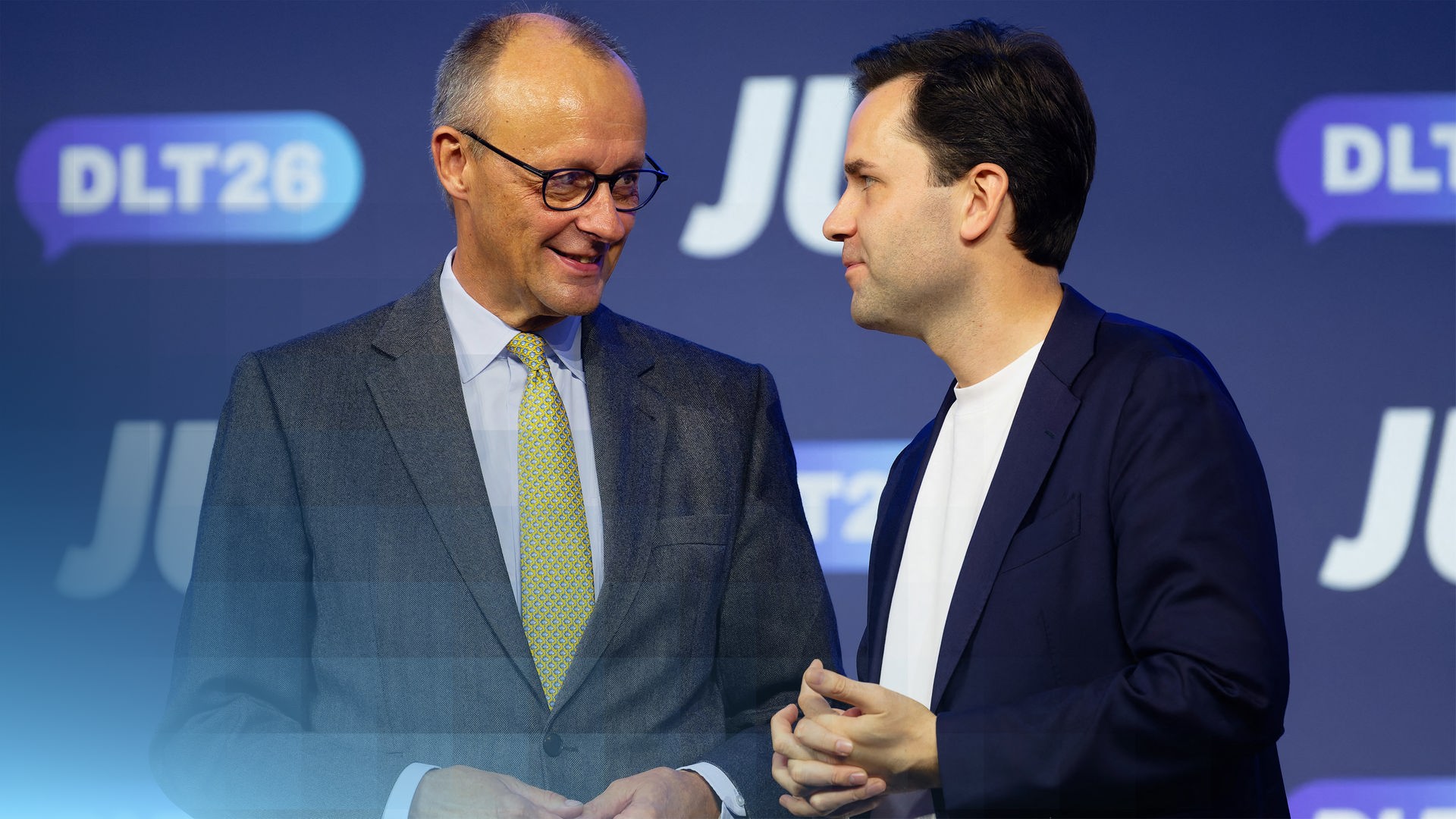 Links Friedrich Merz, rechts Johannes Winkel