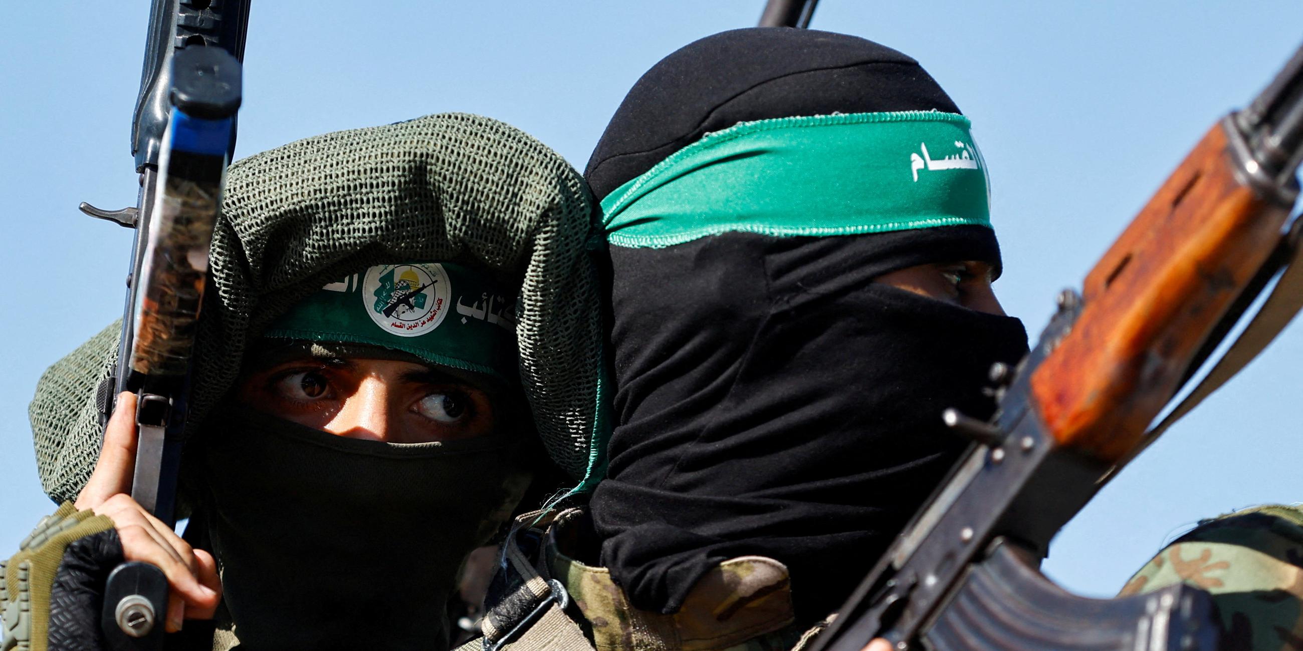 Archiv: Der bewaffnete Flügel der Hamas bei einer Militärparade in Gaza