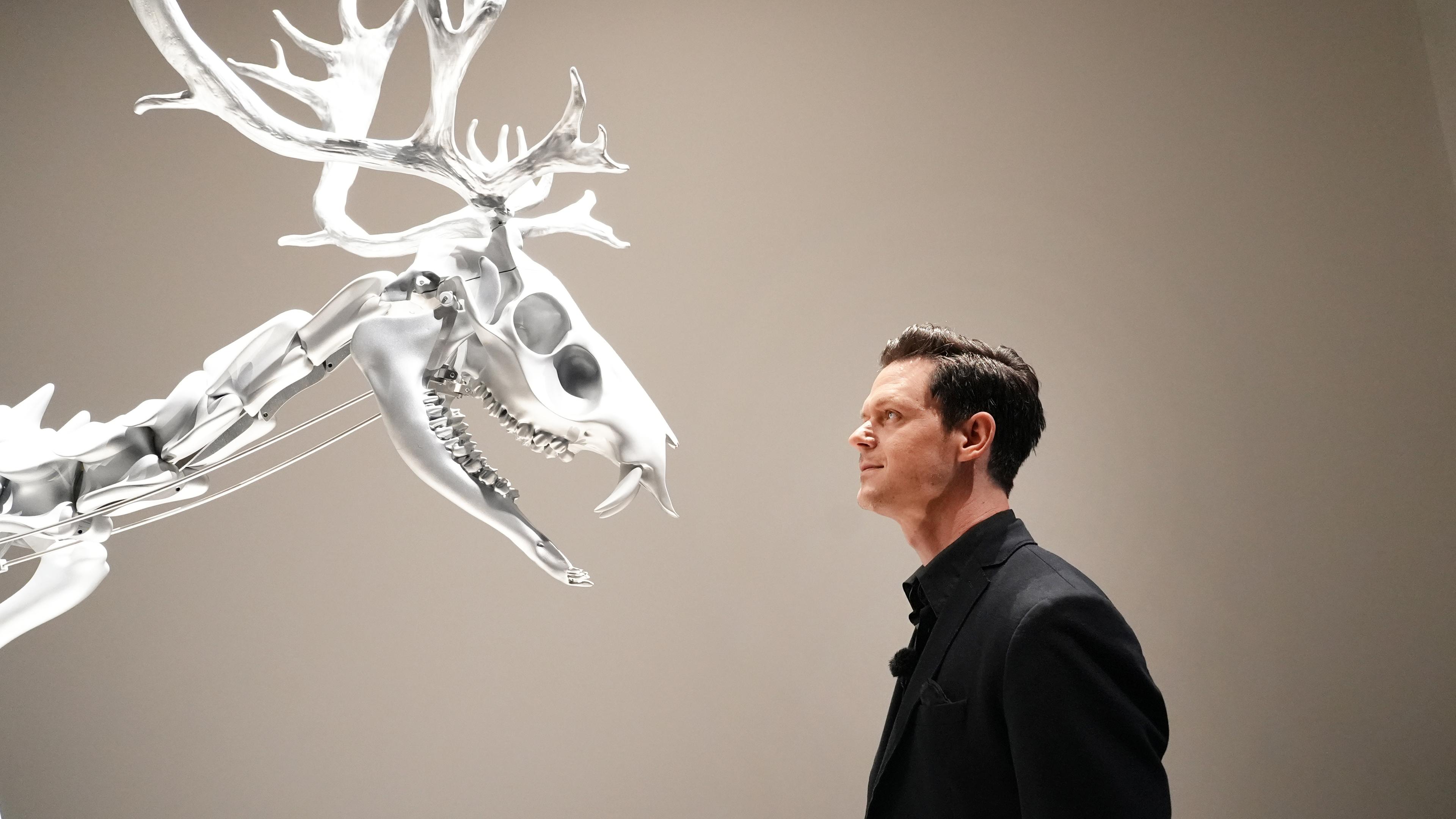 Jo in kafkaesker Situation