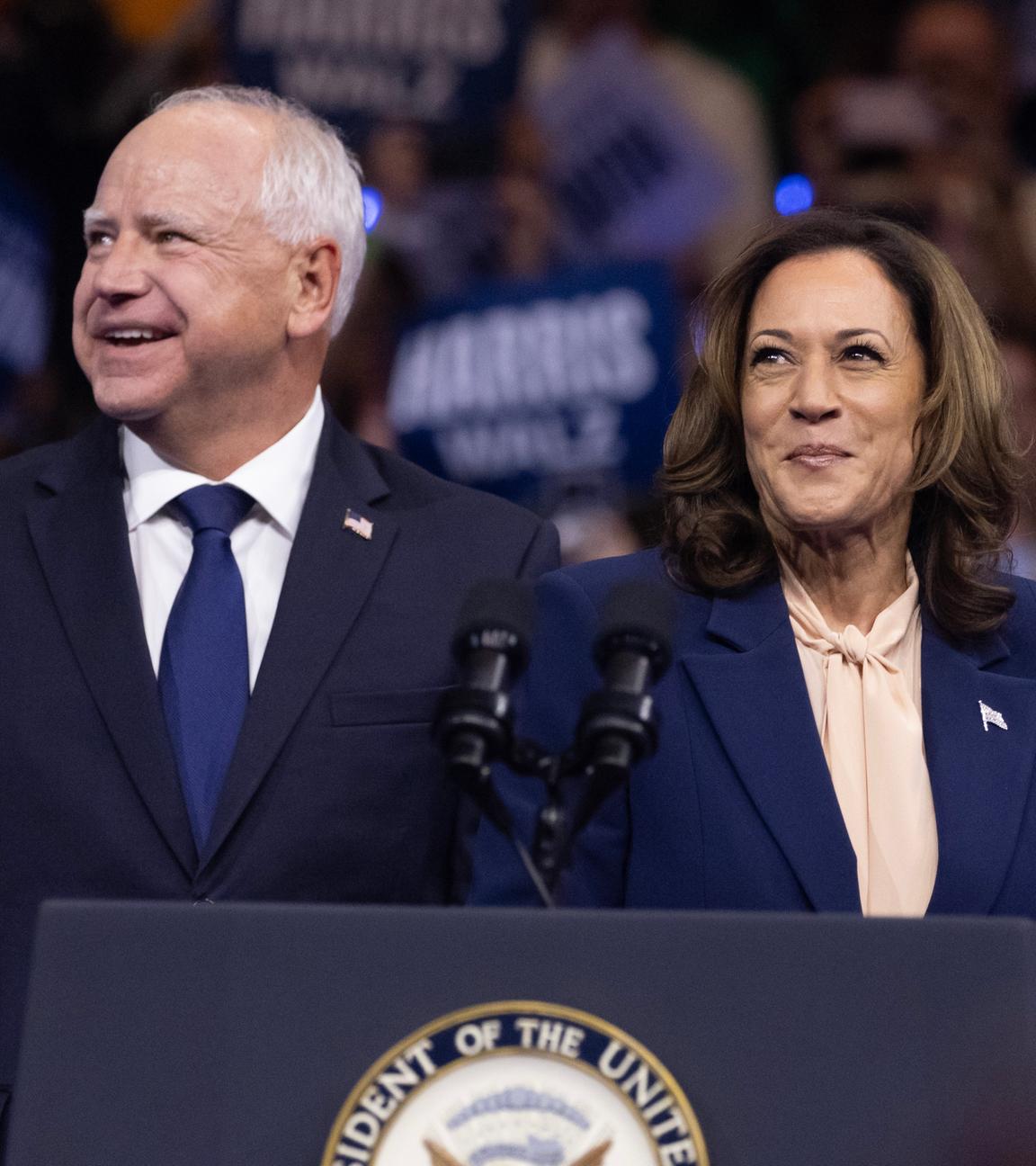 Kamala Harris und Tim Walz bei ihrem ersten gemeinsamen Auftitt in Philadelphia.