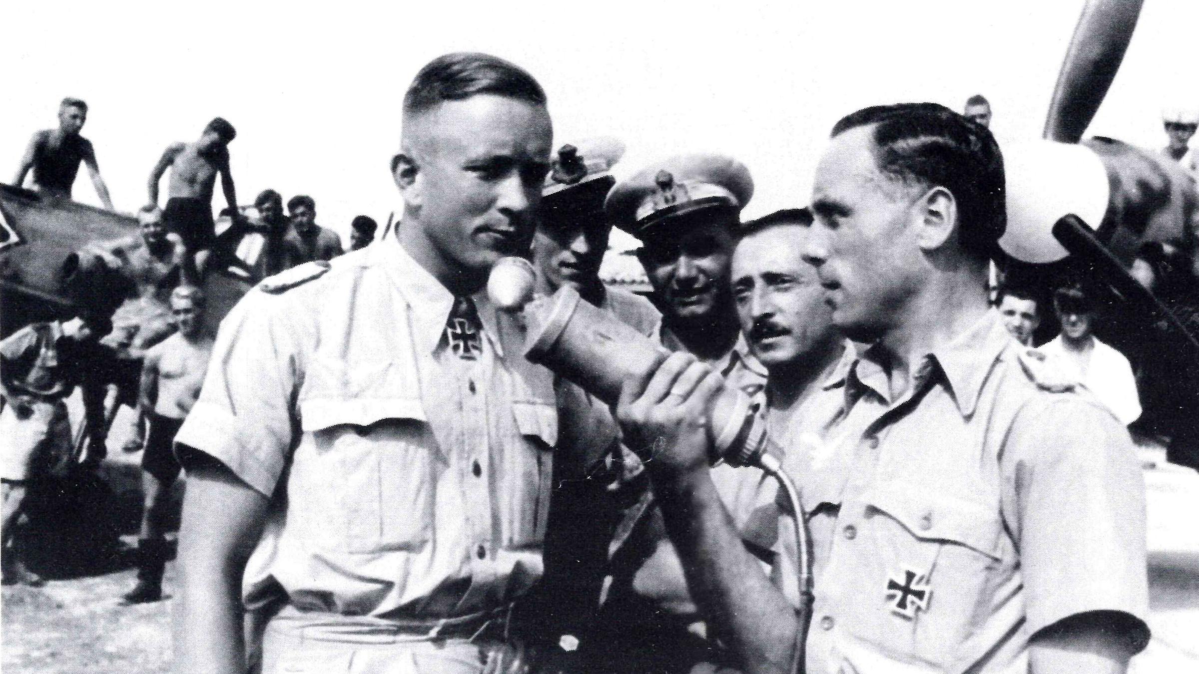 Karl Holzamer als Kriegsberichterstatter (stammt aus seinem Buch „Lebensreise zwischen Philosophie und Fernsehen“)