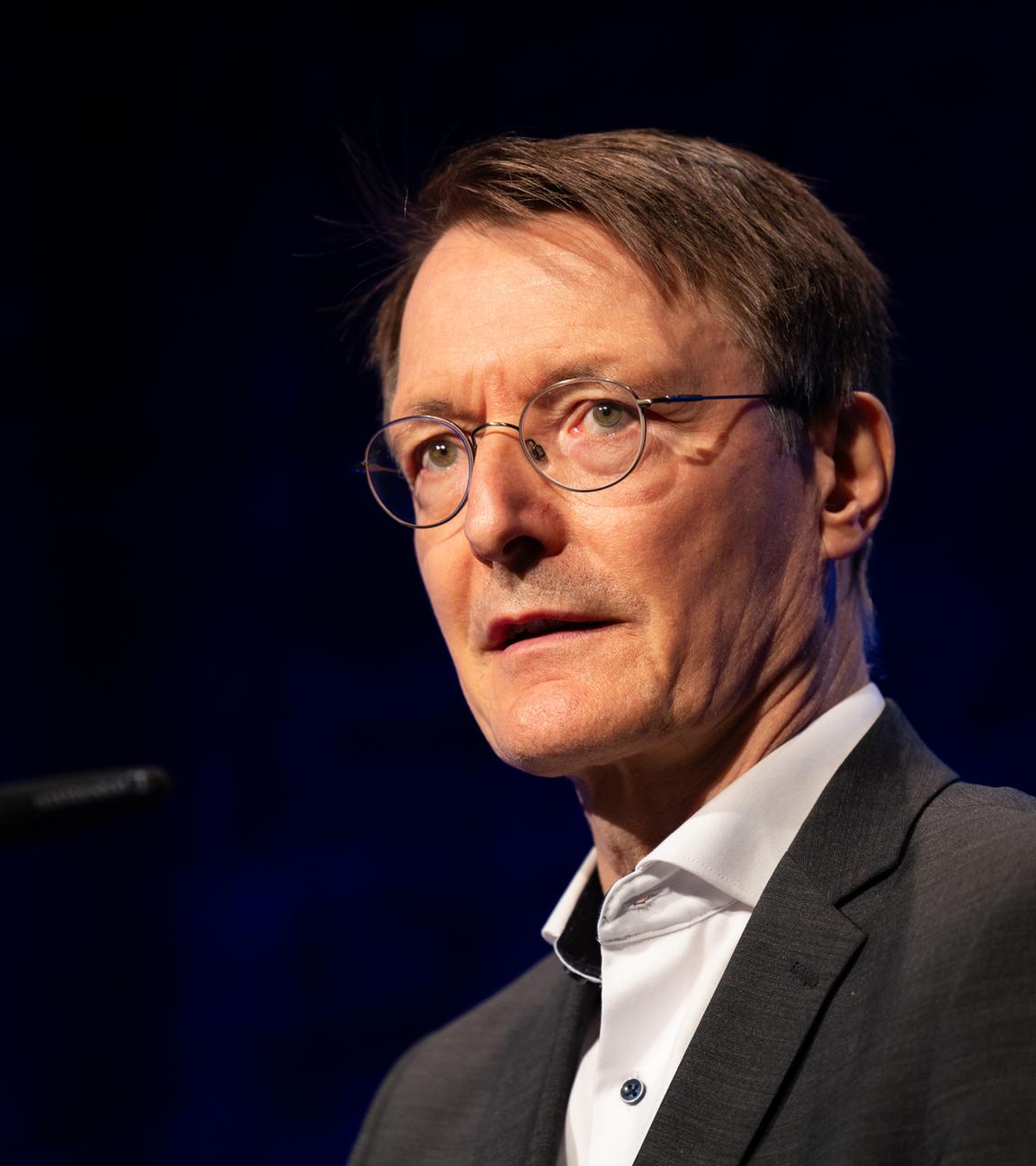 Rheinland-Pfalz, Mainz: Karl Lauterbach (SPD), Bundesminister für Gesundheit, spricht bei der Eröffnungsveranstaltung des 128. Deutschen Ärztetages.